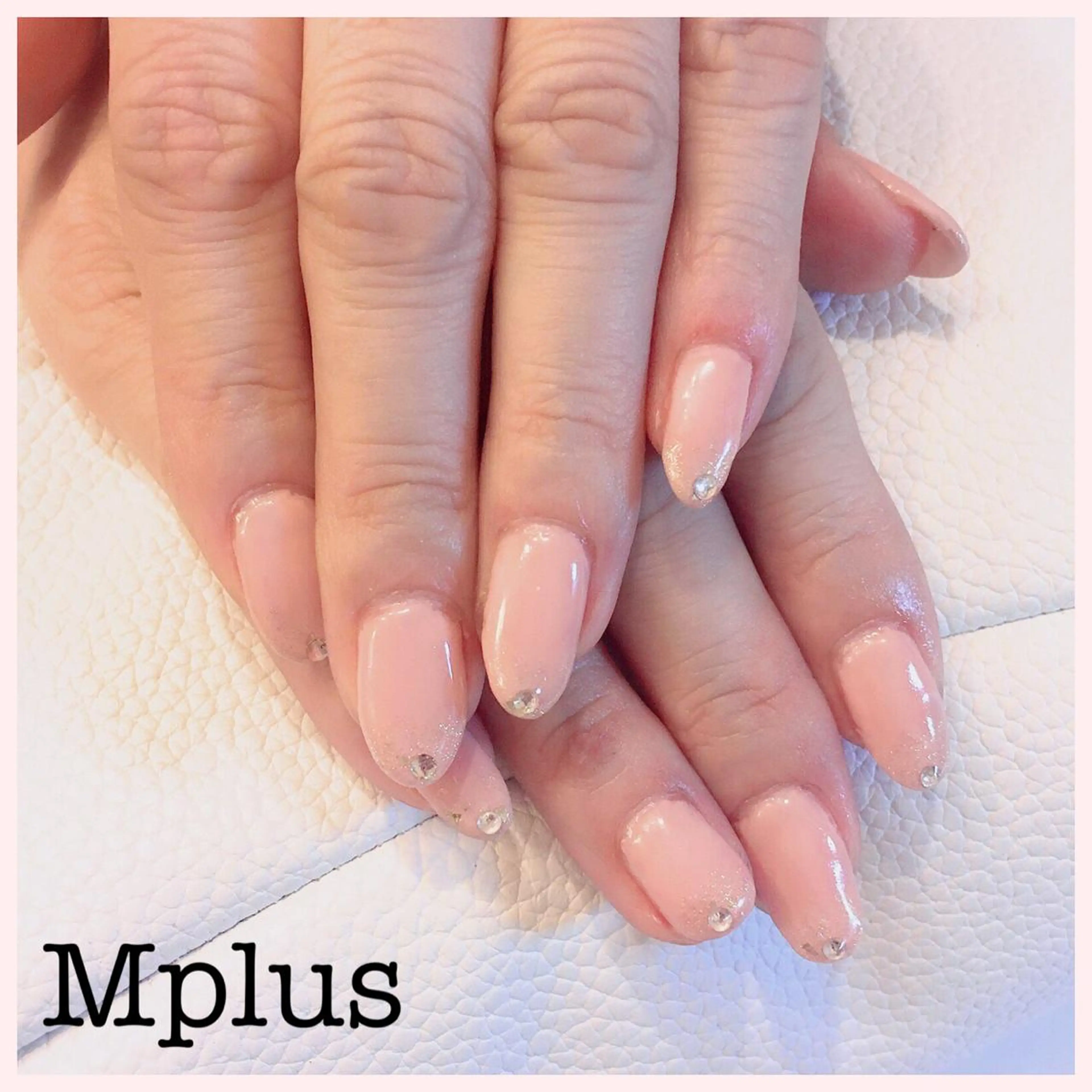 ネイル ゴールド ホログラムネイル ワンカラーネイル ピンク ピンクベージュ Mplus miyukiのネイルデザイン
