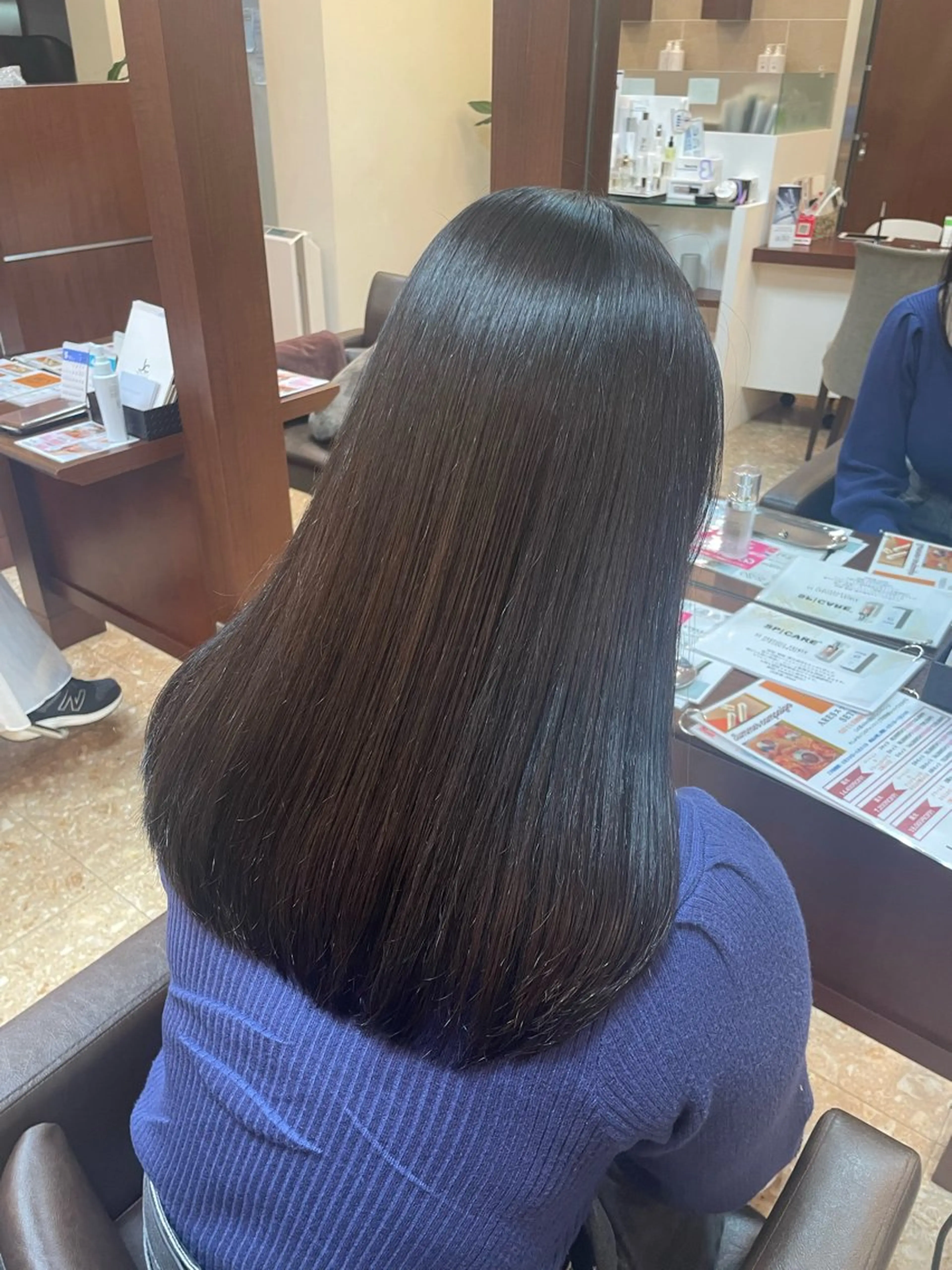 セミロング カラー トリートメント hair＋make CLEAR 本店所属・福元 萌恵のヘアスタイル