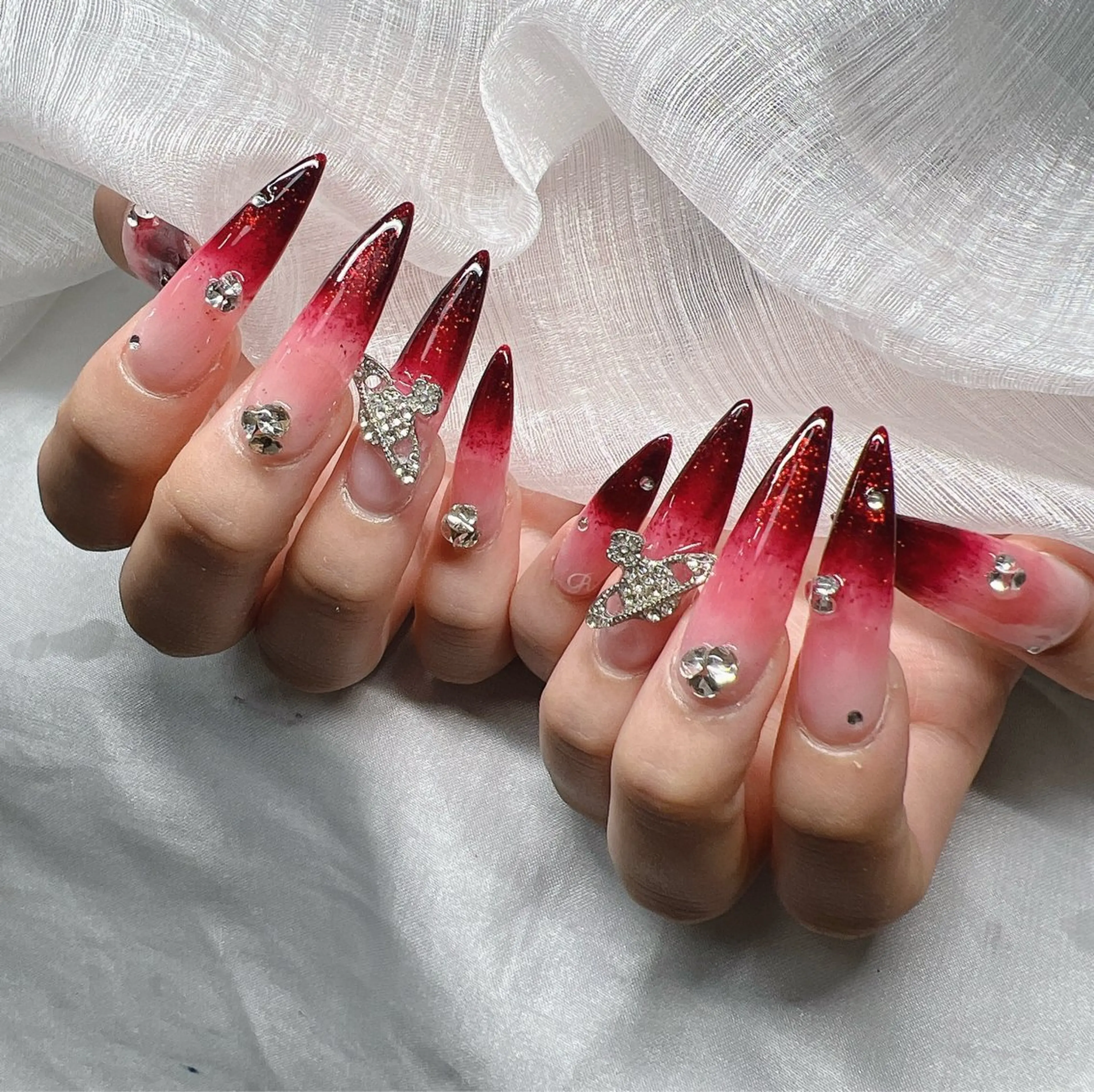 ネイル 長さ出し グラデーション 卒業式 キラキラネイル マグネットネイル ハンドネイル Lee Nailsのネイルデザイン
