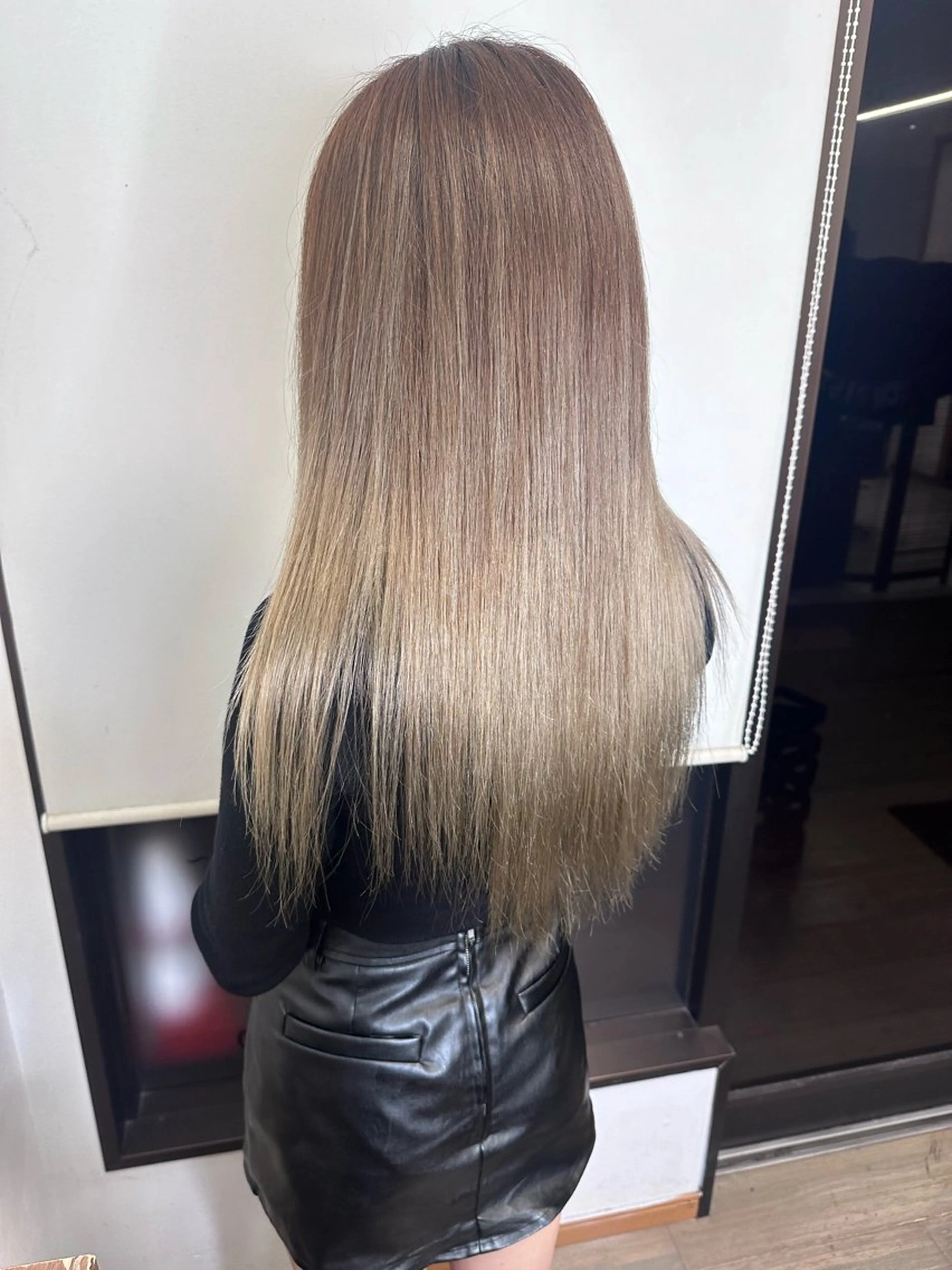 ロング カラー カット 縮毛矯正 トリートメント peg.hair所属・ブリーチカラー🫧 森　凪沙のヘアスタイル