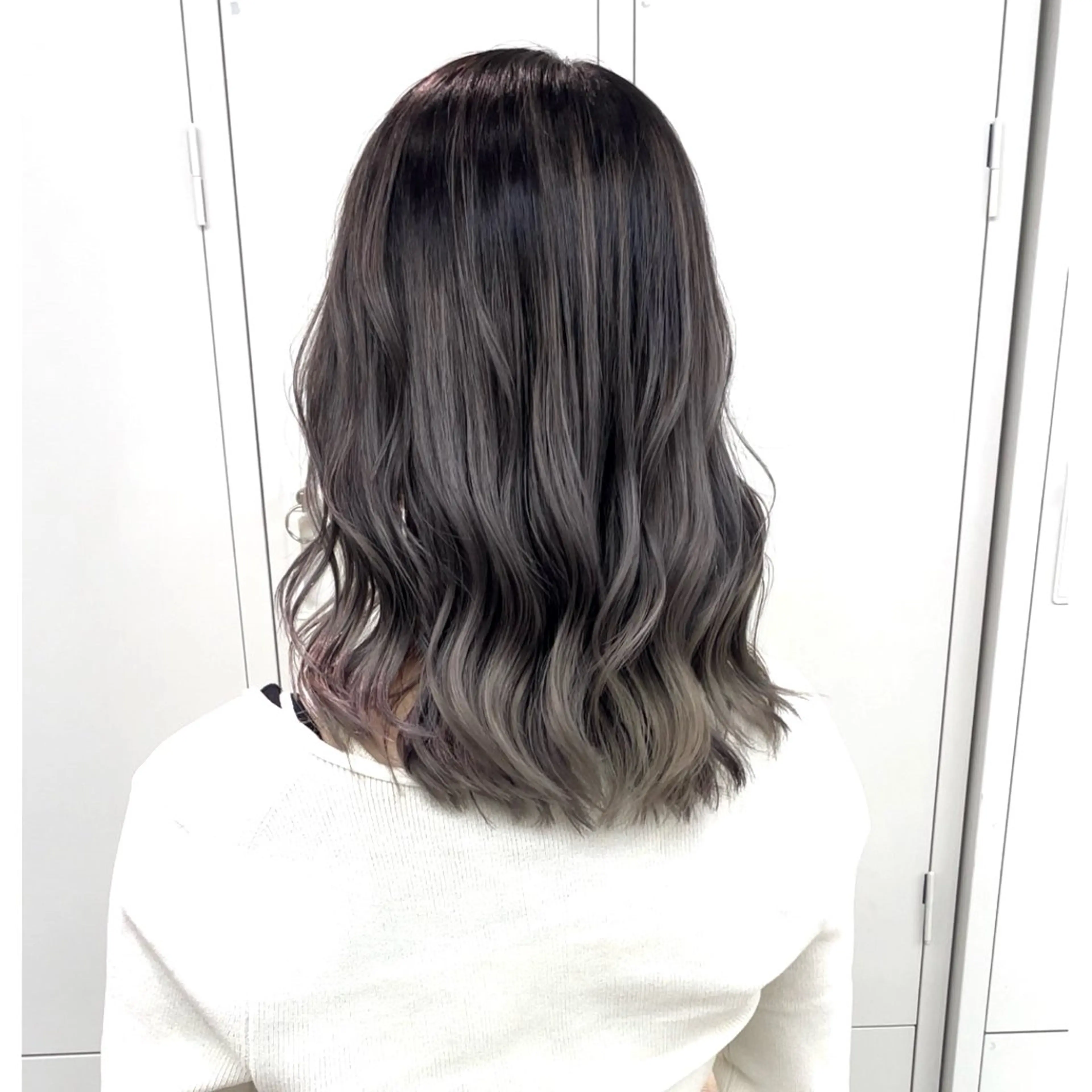 ミディアム カラー カット ヘアカラー トリートメント 奥山義進/ハイトーン /バレイヤージュのヘアスタイル
