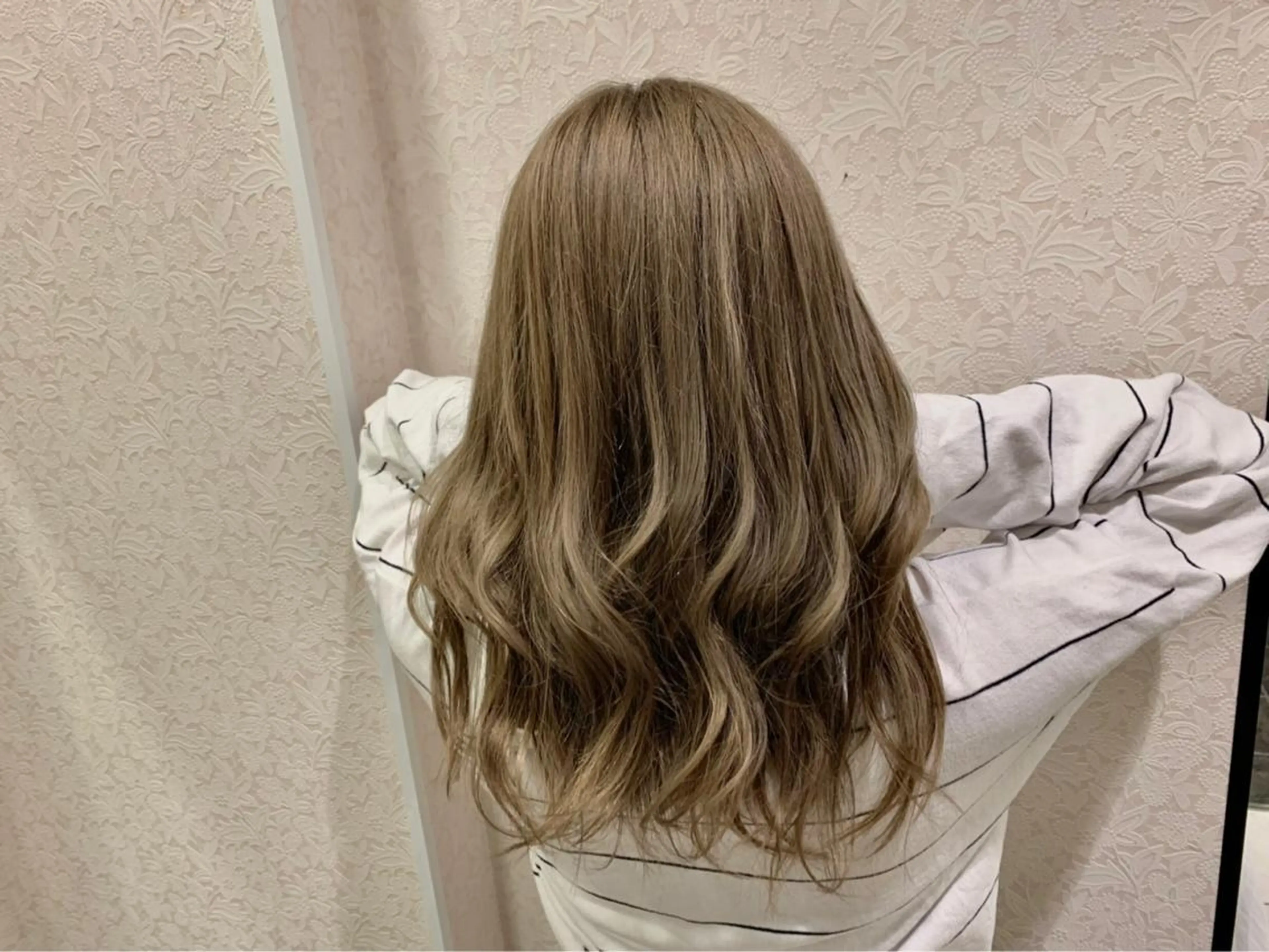 セミロング カラー ヘアアレンジ セミロングパーマ ブリーチ 学生 ツイストパーマ ヘアカラー L PLACE所属・L PLACE 丸山一希のヘアスタイル