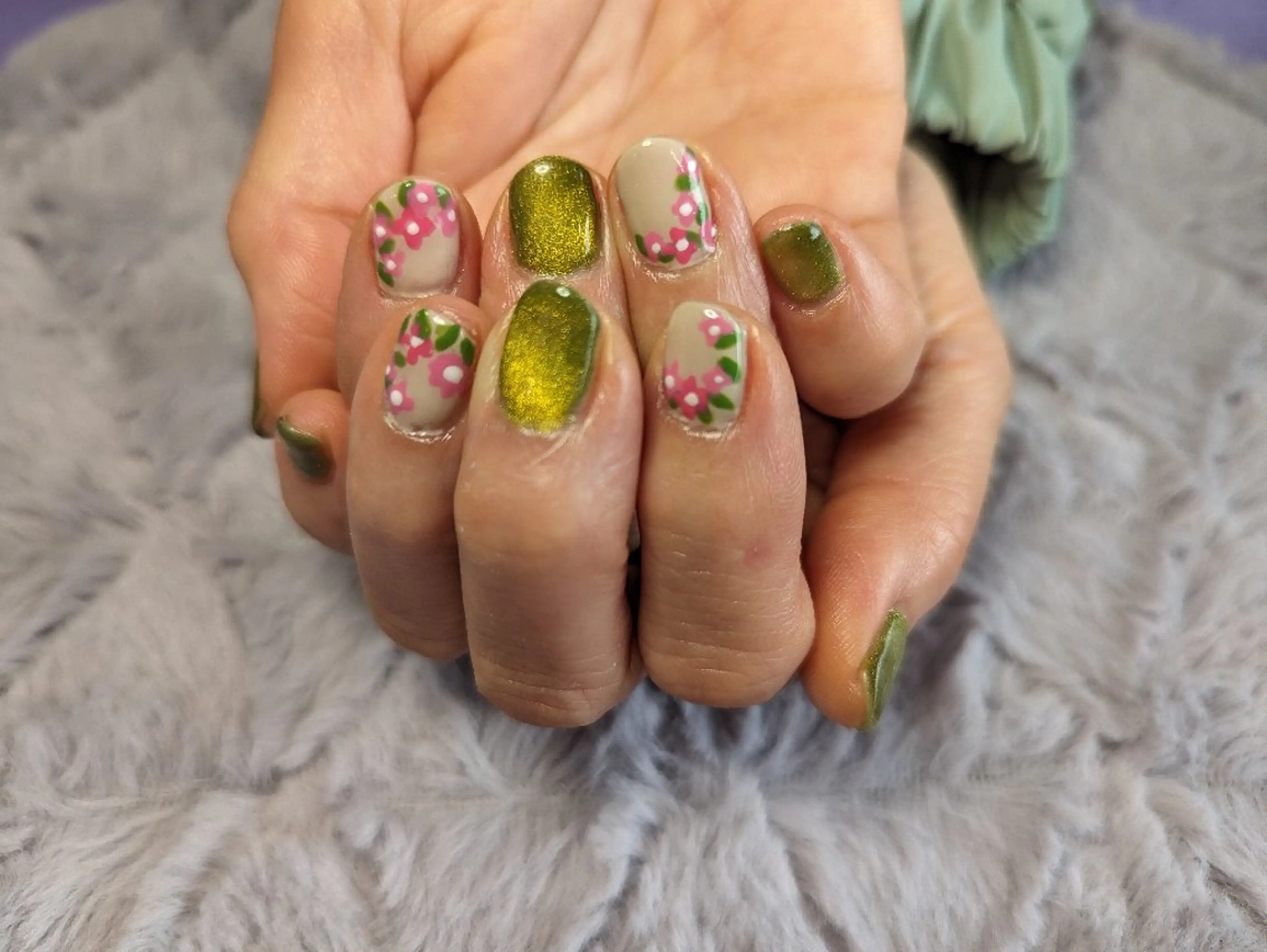 ネイル アートネイル グリーン マグネットネイル ✨ameru✨ nailsalonのネイルデザイン