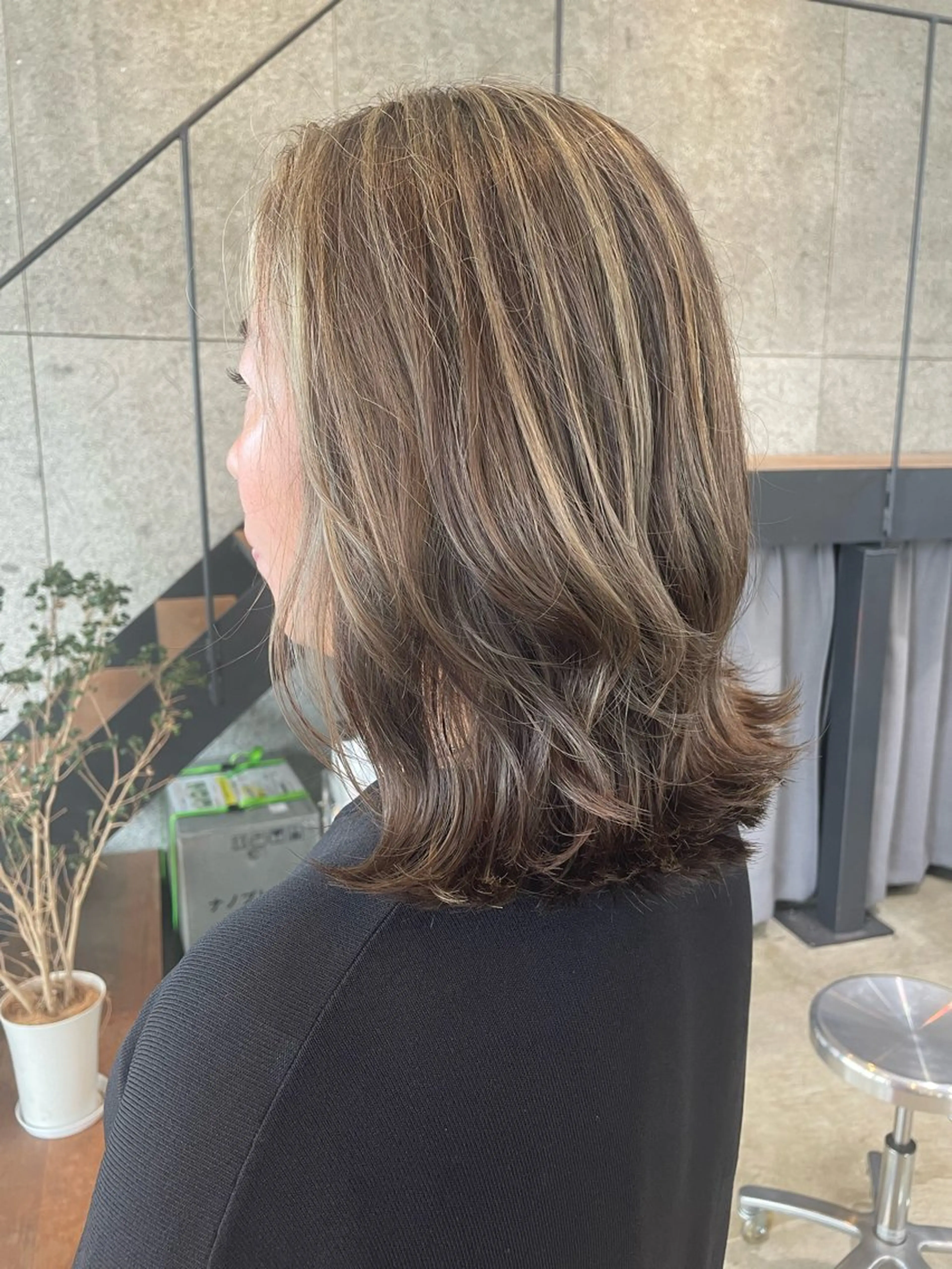 セミロング カラー ハイライトカラー ハイライト カット ヘアカラー 🍋髪質改善× 透明感カラー ジュリのヘアスタイル