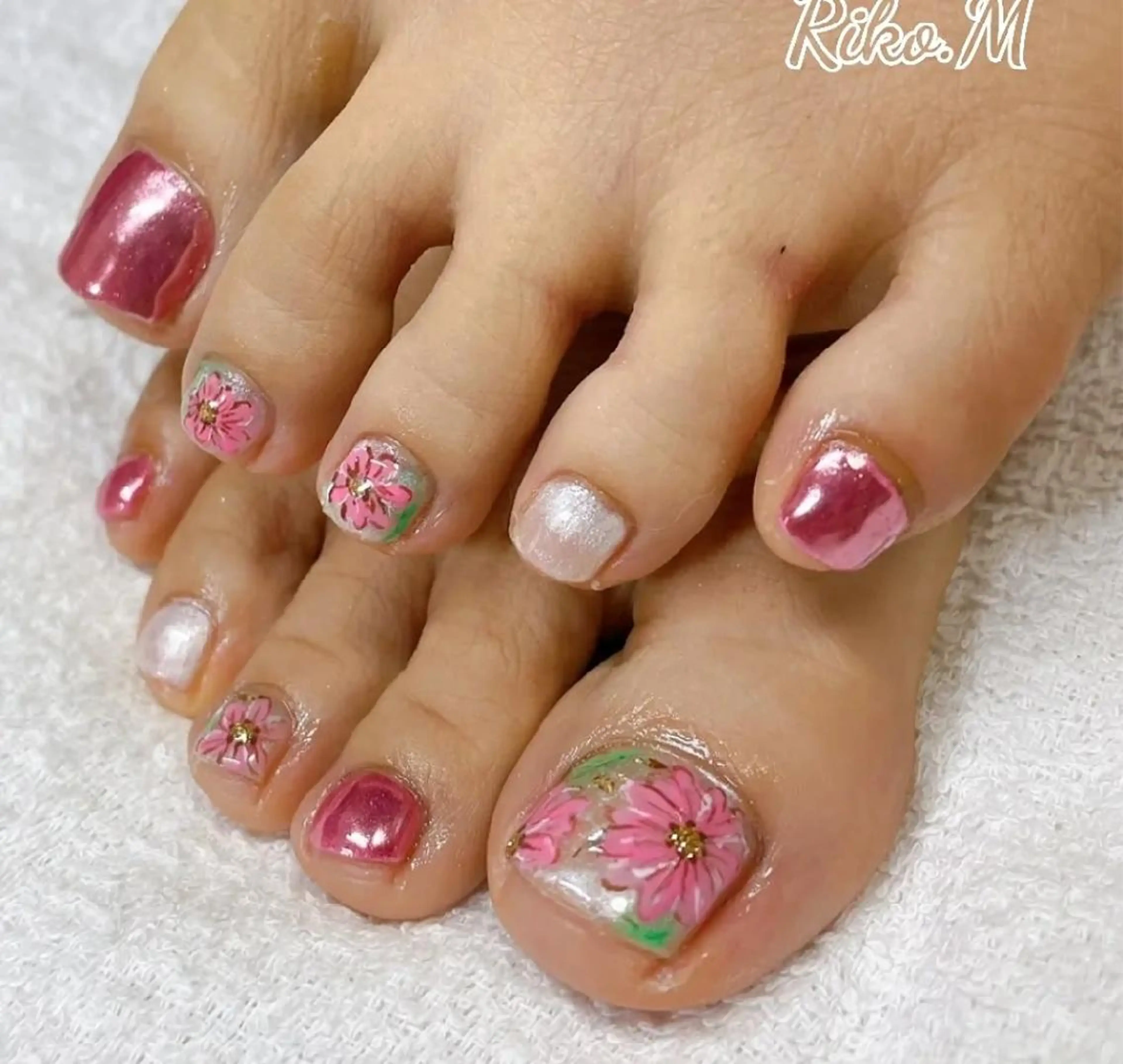 ネイル フラワーネイル ミラーネイル フットネイル nailsalon Riko.Mのネイルデザイン
