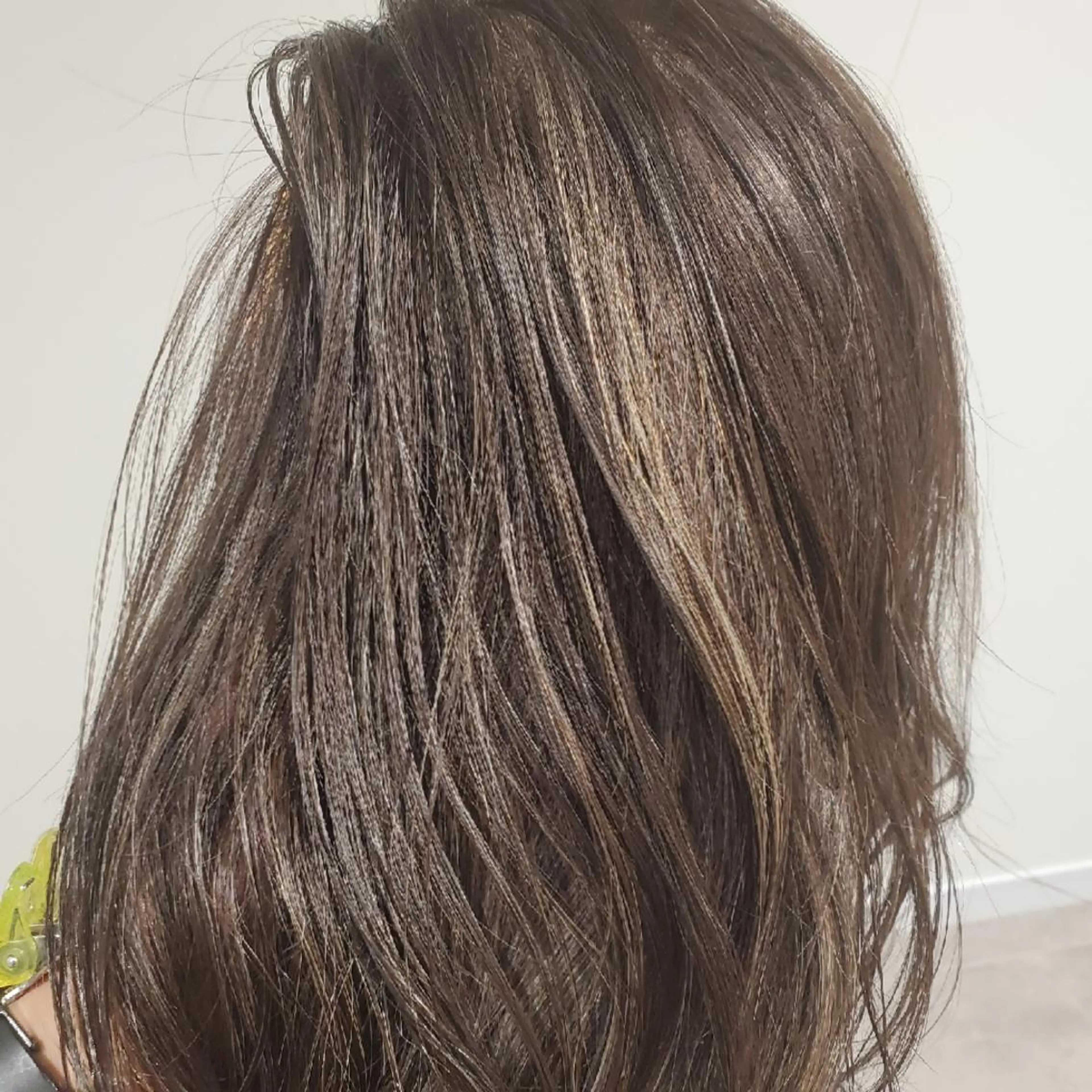 ミディアム カラー ヘアアレンジ ハイライトカラー ハイライト カット ヘアカラー トリートメント 顔まわりデザイン🌿 ふじこのヘアスタイル