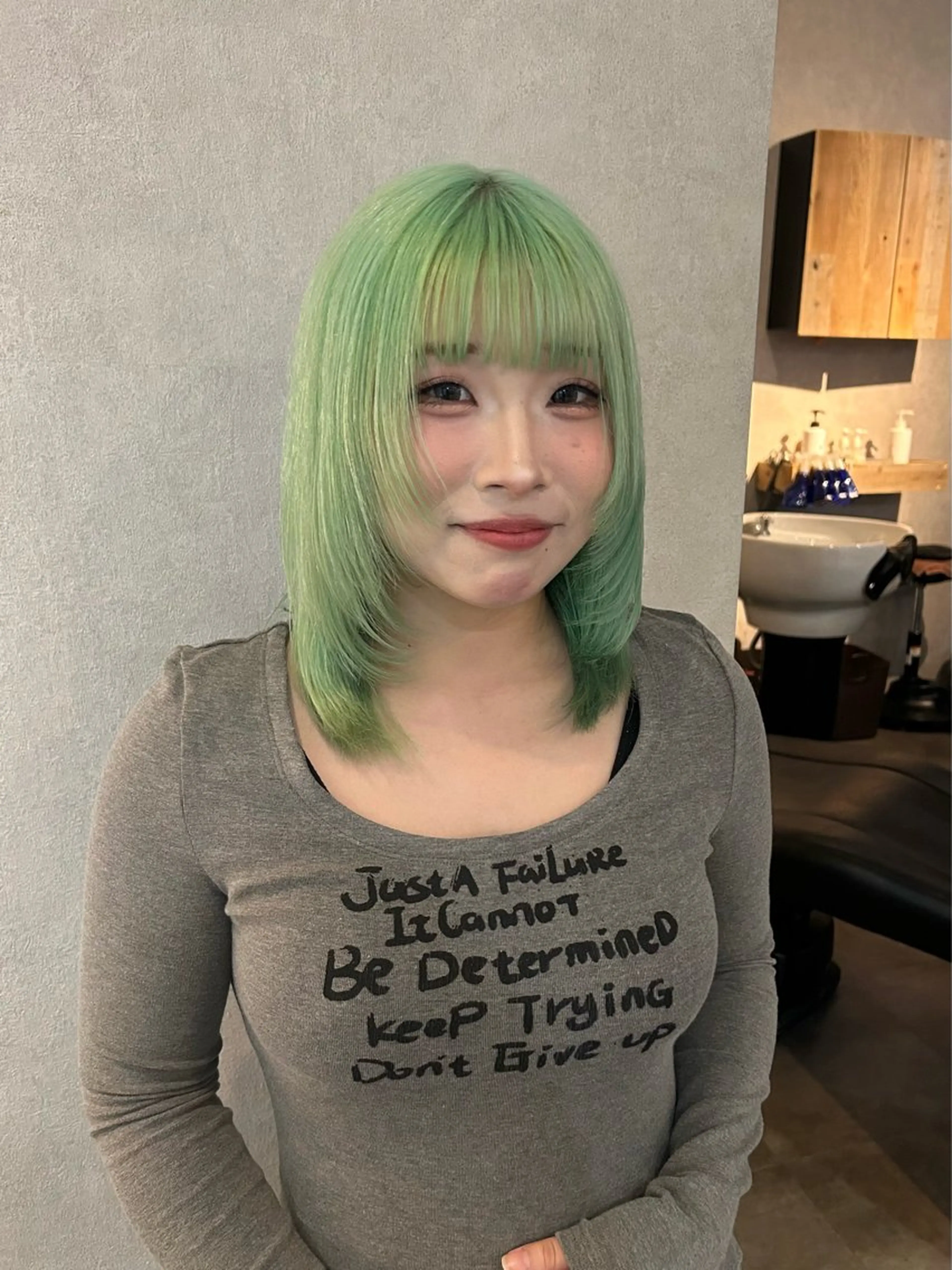 ミディアム 顔まわりレイヤー 顔周りカット レイヤーカット カット FERIA梅田 hana💫のヘアスタイル