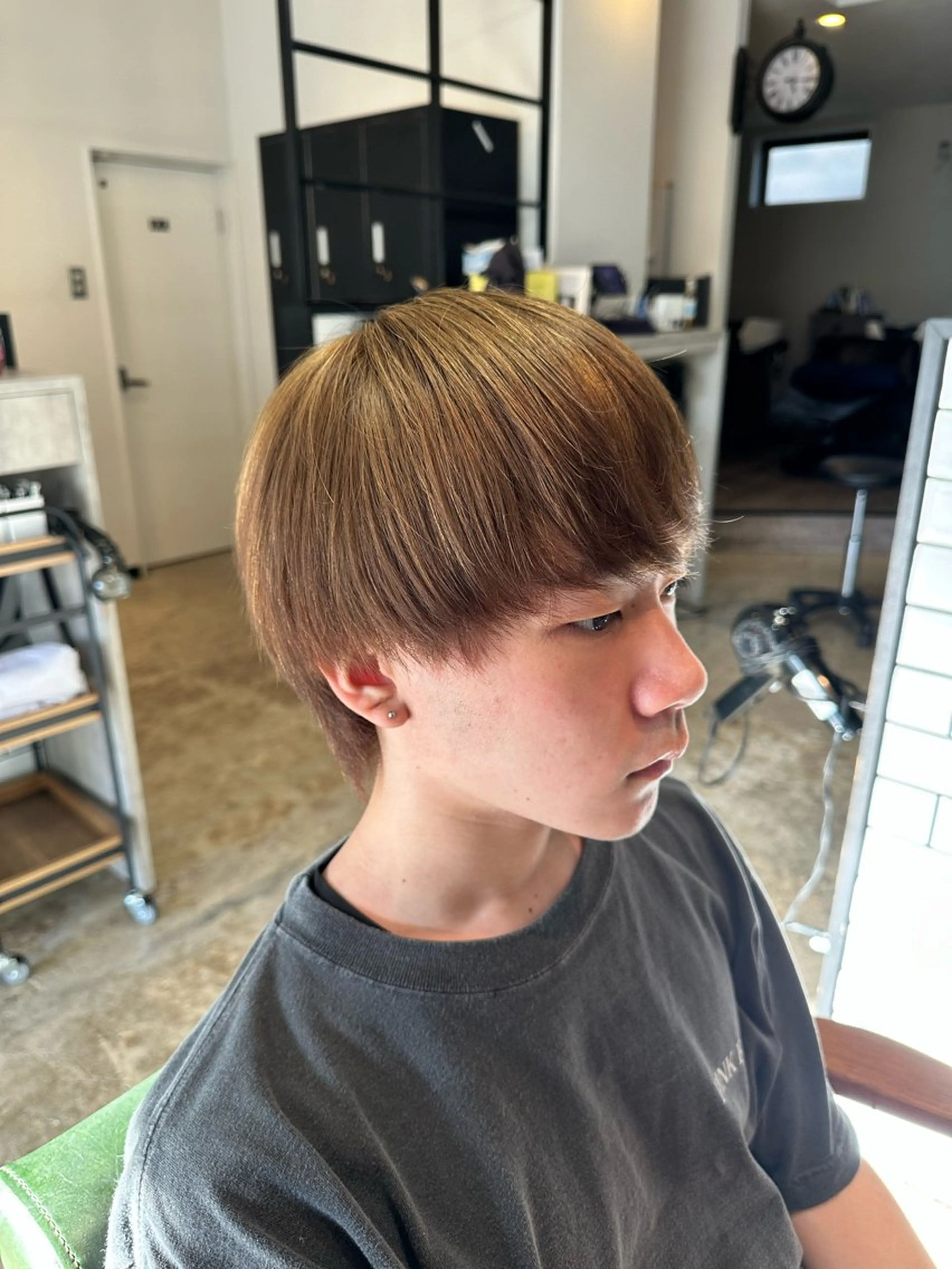 ショート カラー メンズ ベージュカラー ミルクティーベージュ カット ヘアカラー メンズサロン alfRed白井のヘアスタイル