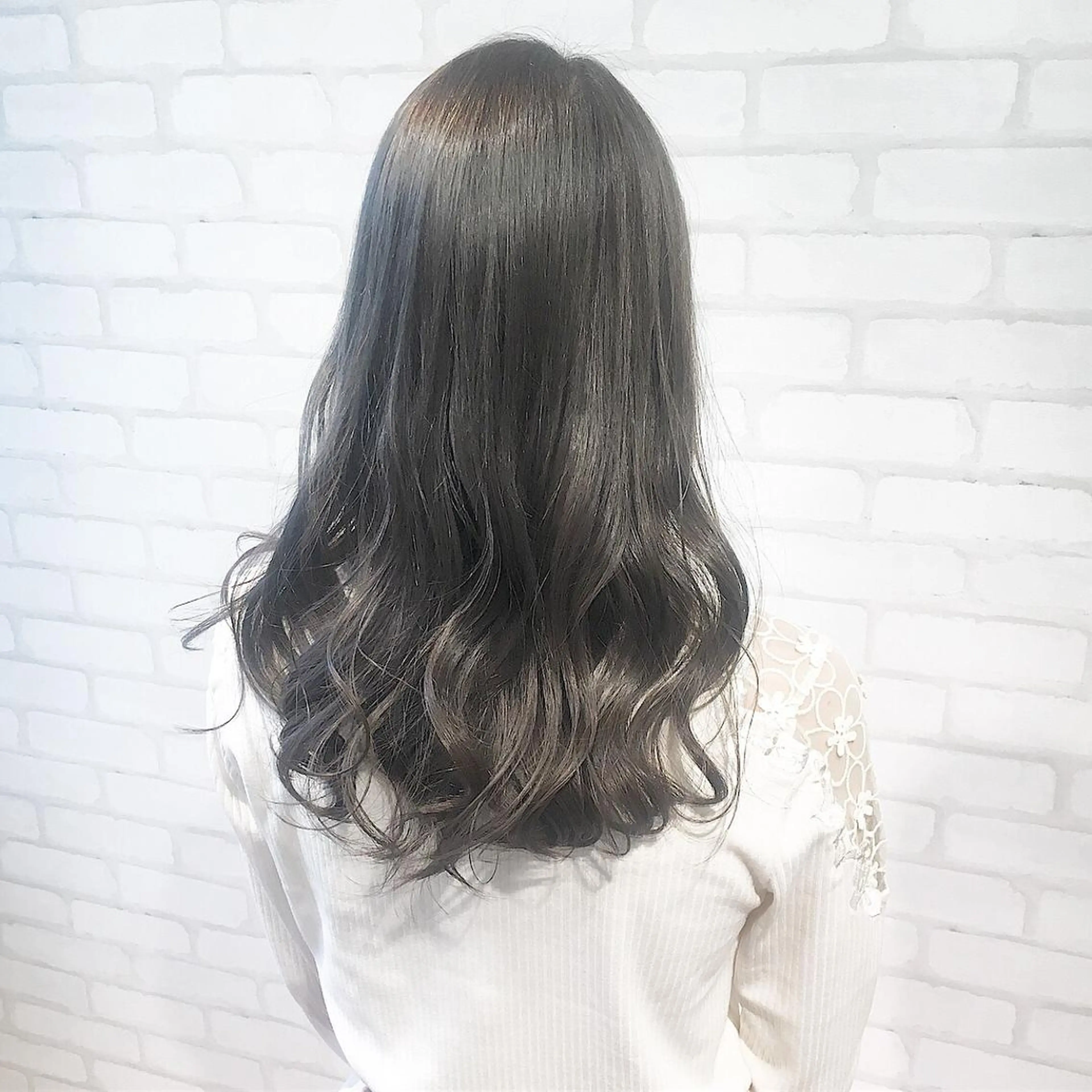 ロング カラー 透明感カラー グレージュ 外国人風カラー カット ヘアカラー トリートメント ✨艶髪✨透明感✨ 山内大樹のヘアスタイル