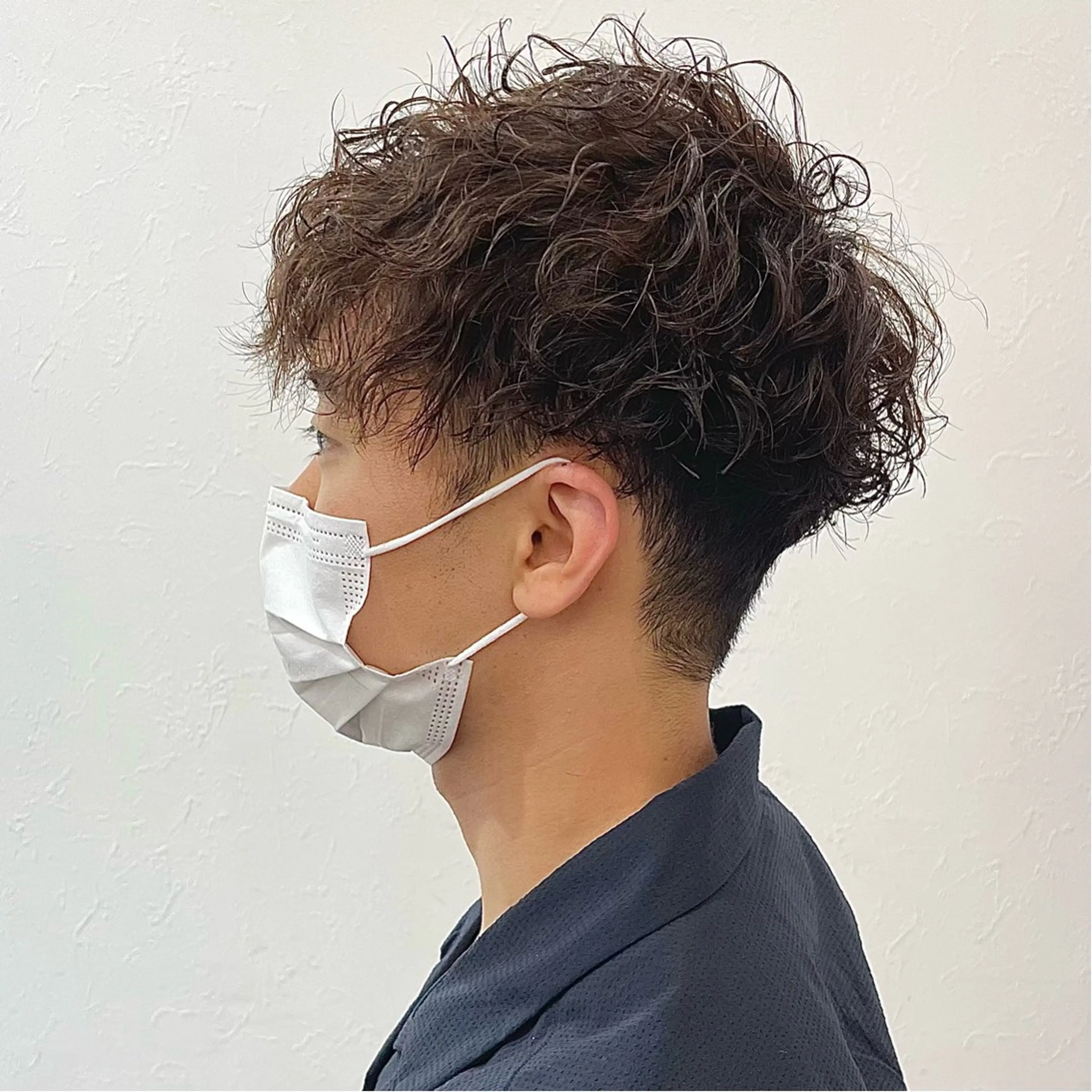 パーマ メンズ センターパート マッシュ メンズパーマ プードルパーマ スパイキーショート 博多No.1 メンズパーマ美容師のヘアスタイル