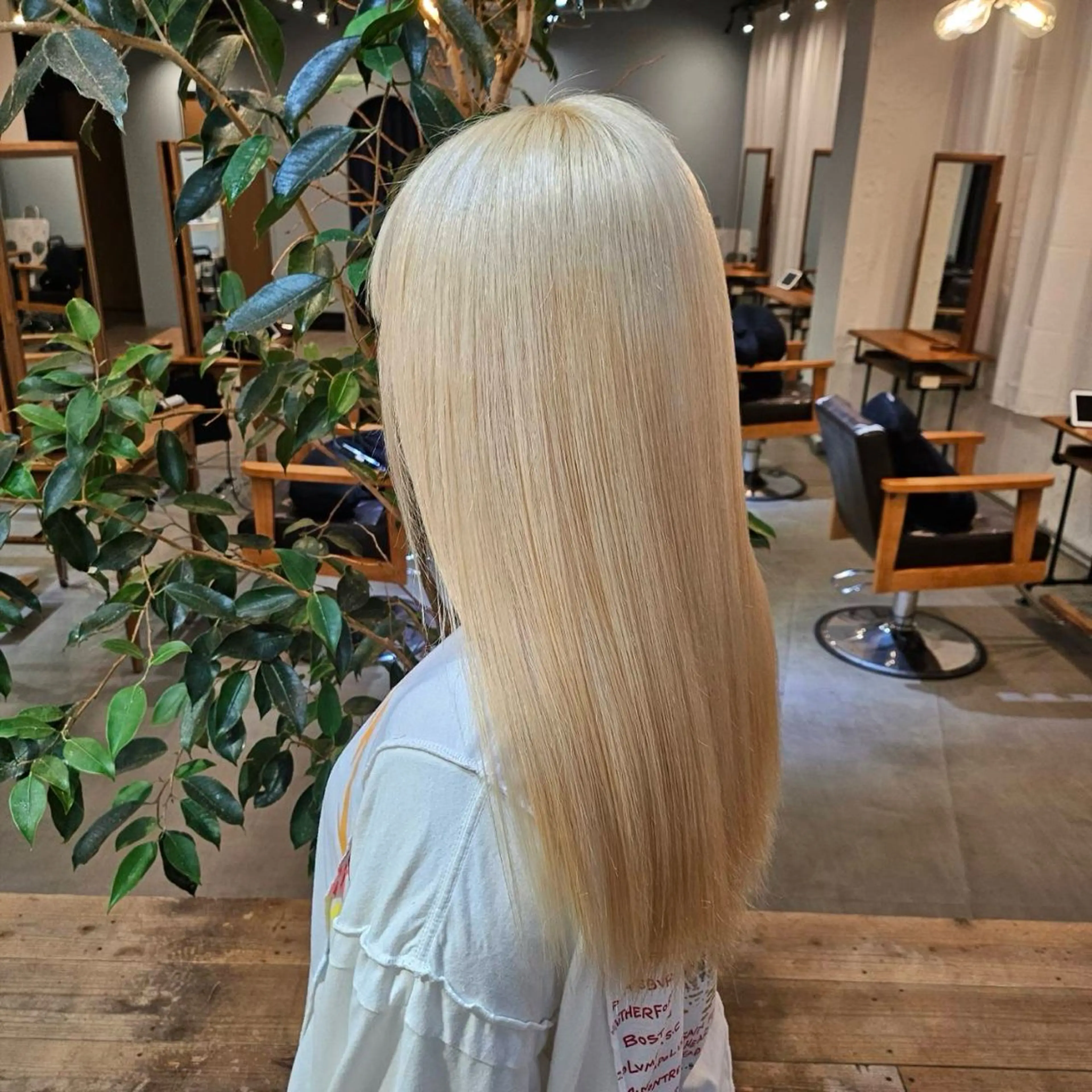 カラー ブロンド ホワイトブロンド ヘアカラー トリートメント 髪質改善/艶髪カラー 関野文也のヘアスタイル