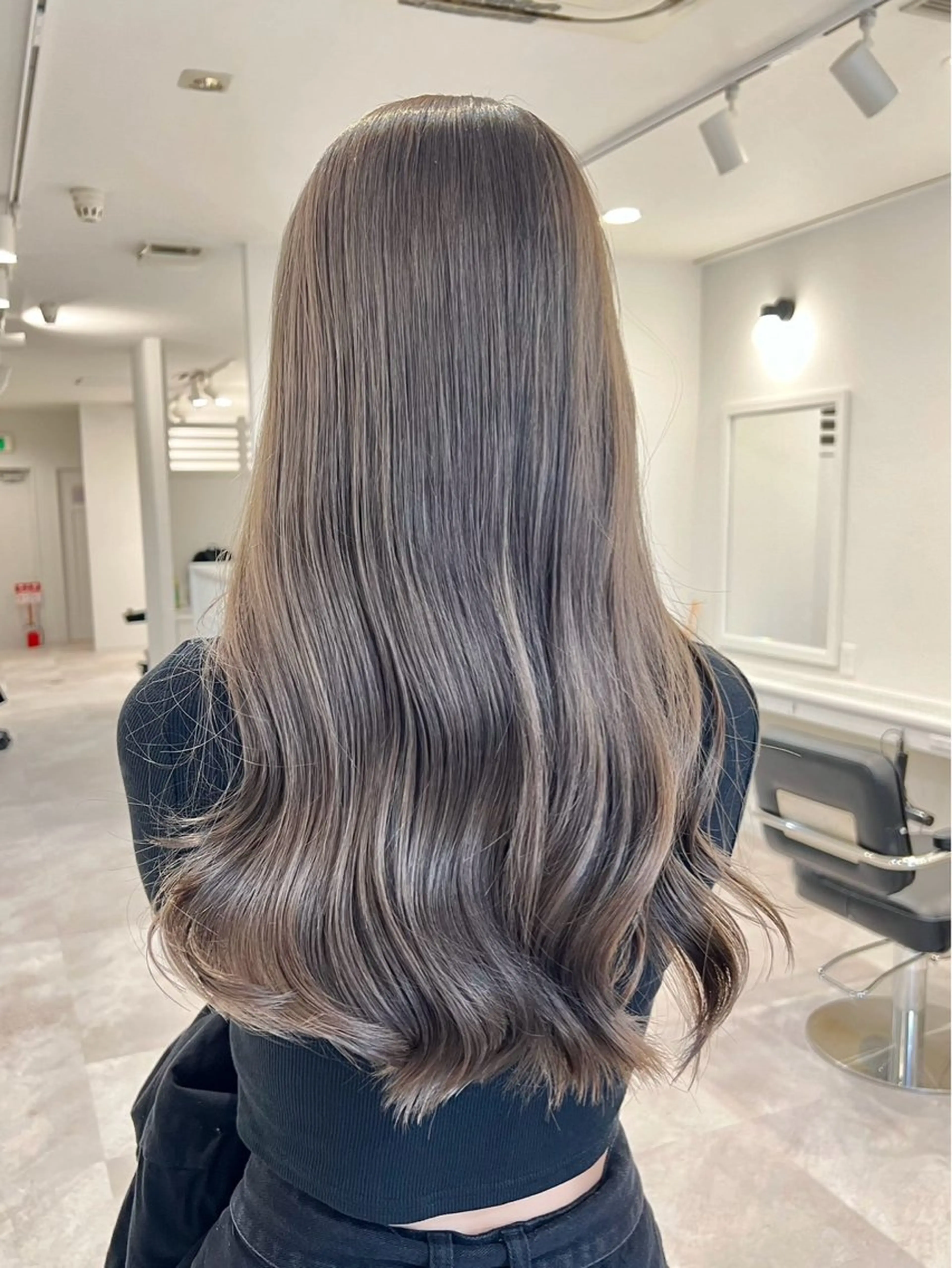 ロング カラー ベージュカラー 透明感カラー グレージュ ヘアカラー SEINA️️/烏丸 ブリーチ/ハイトーンのヘアスタイル