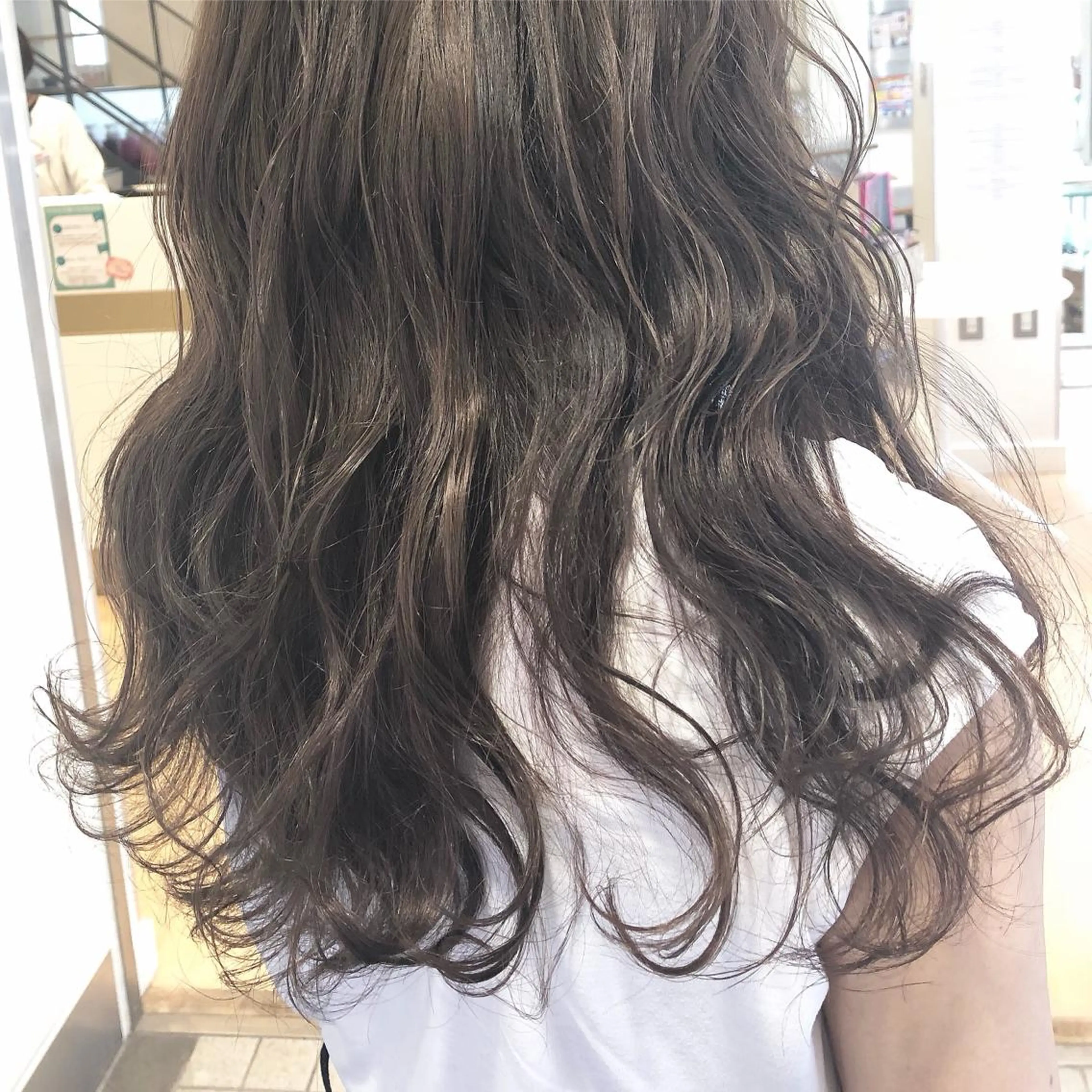 ロング カラー グレージュ イルミナカラー sano sayakaのヘアスタイル