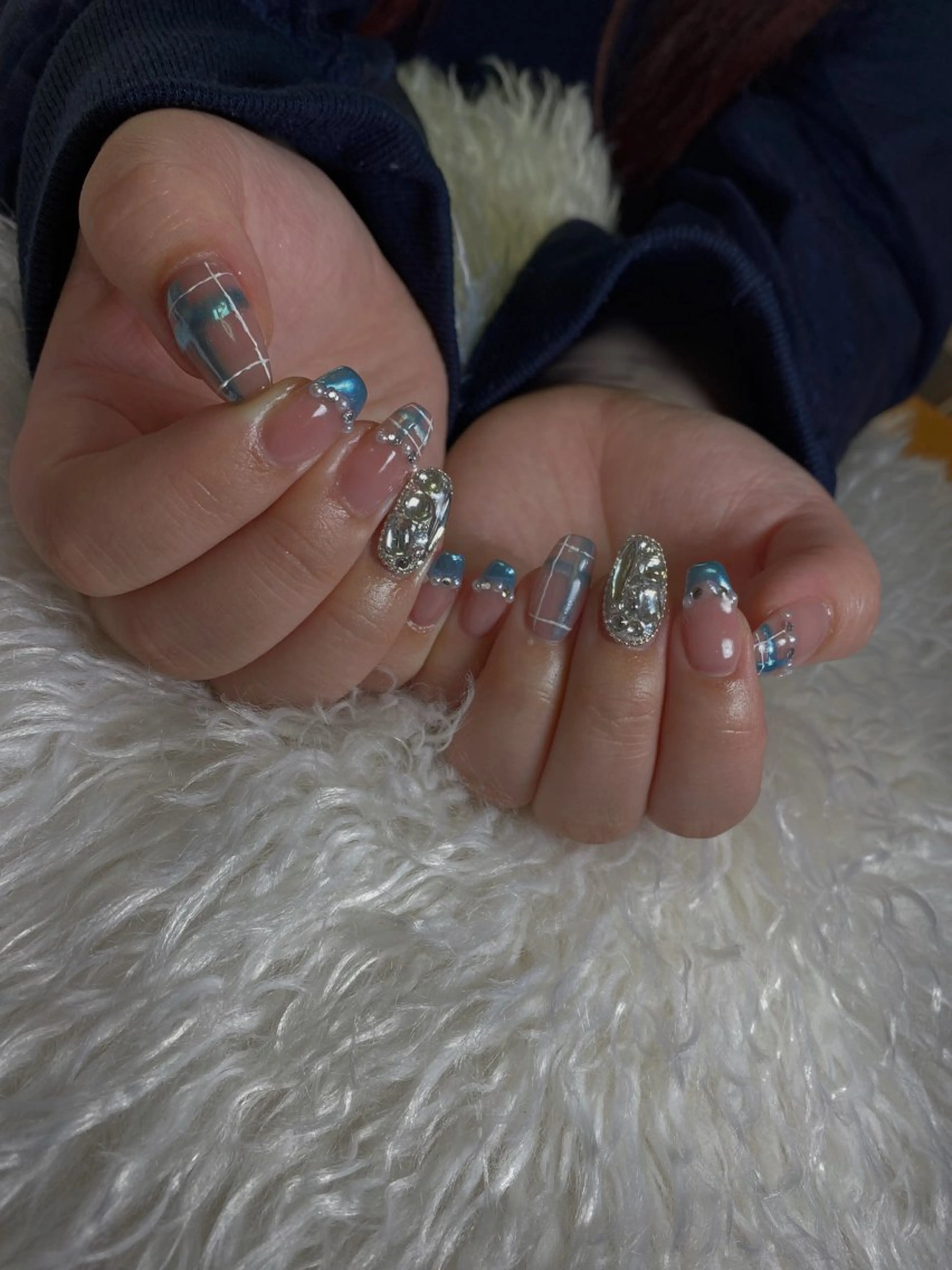 ネイル ハンドネイル n o q r m. n a c h iのネイルデザイン