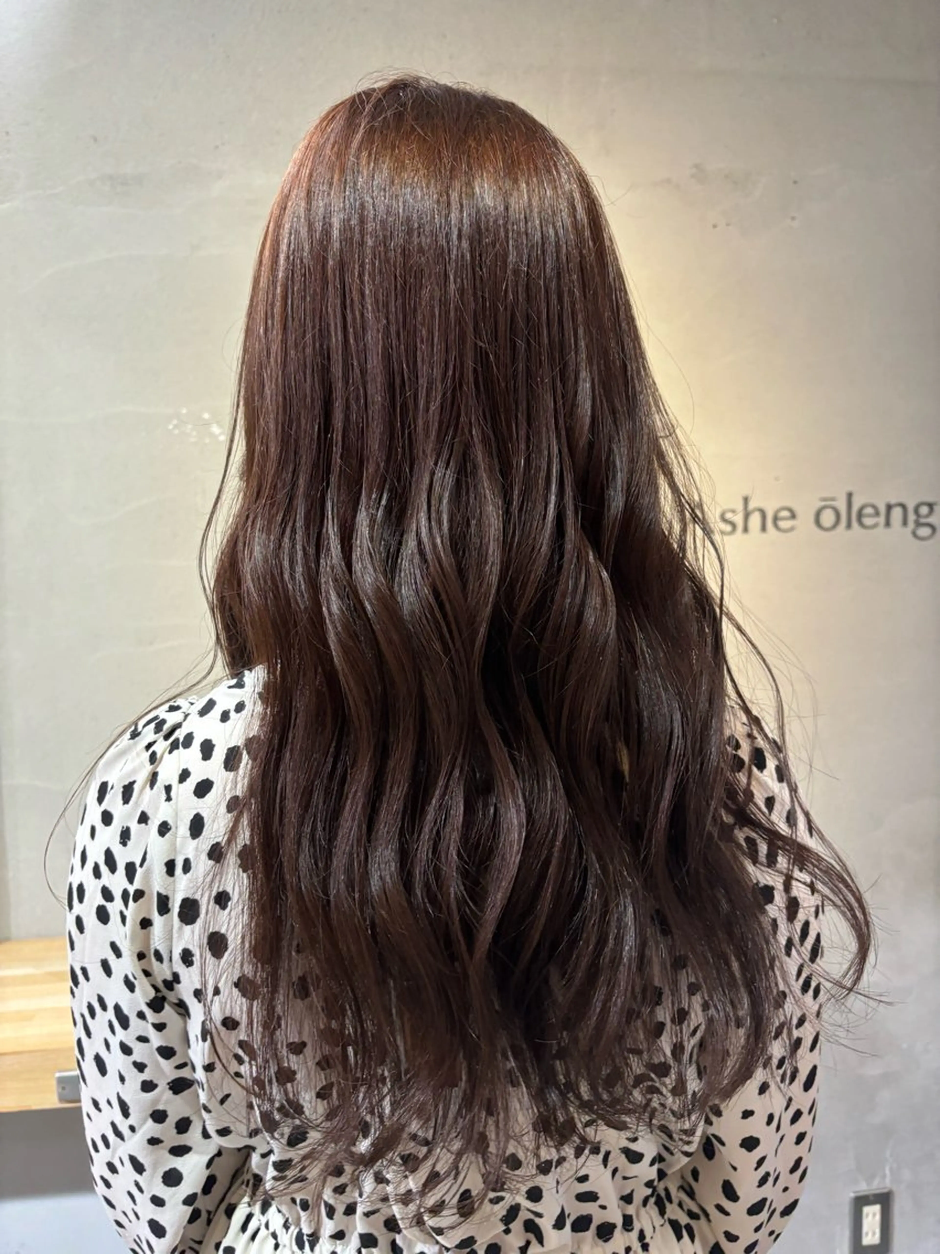 ロング カラー ブリーチ ブラウンカラー ラベンダーカラー ブリーチなしカラー Ashe　oleng所属・オモヤ ウタノのヘアスタイル