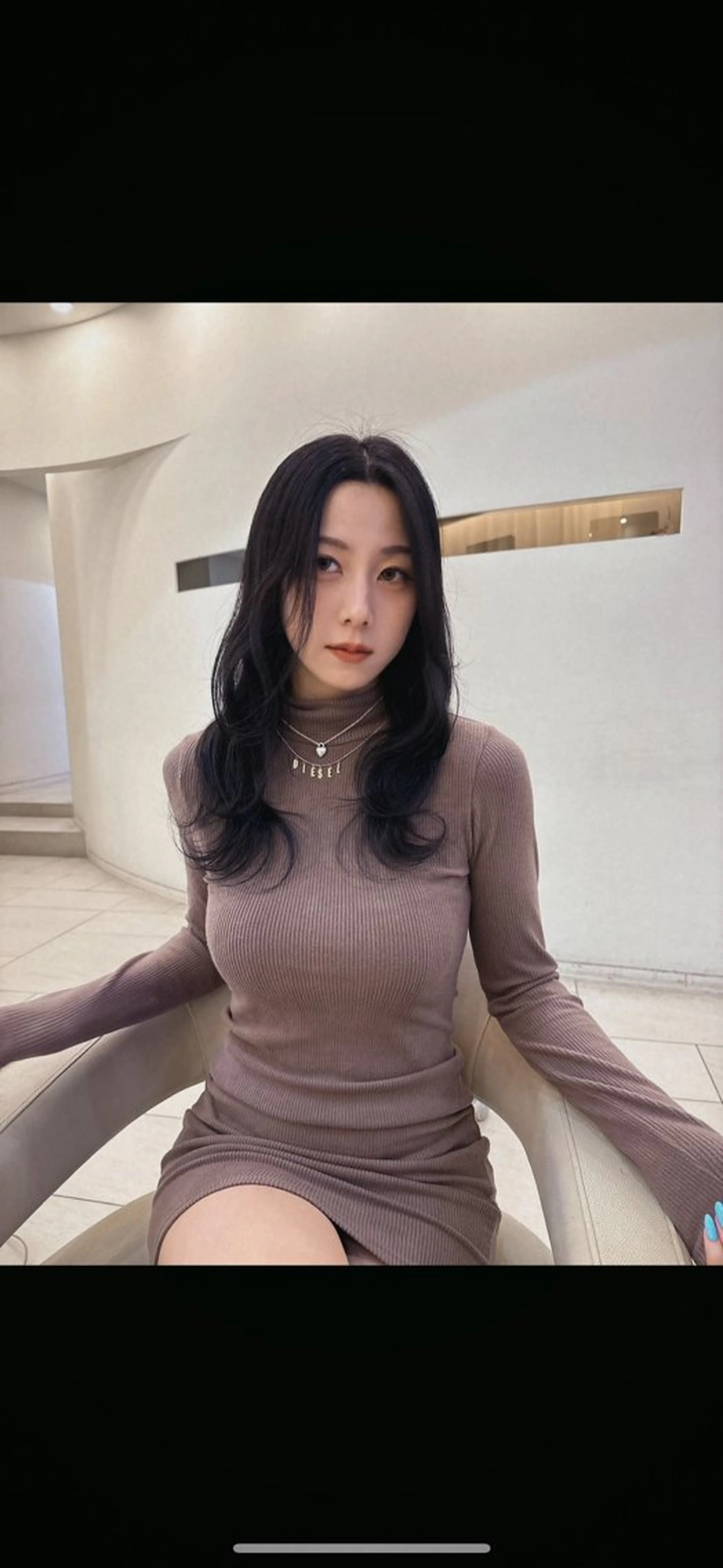 ロング 透け感 カラー/neneのヘアスタイル