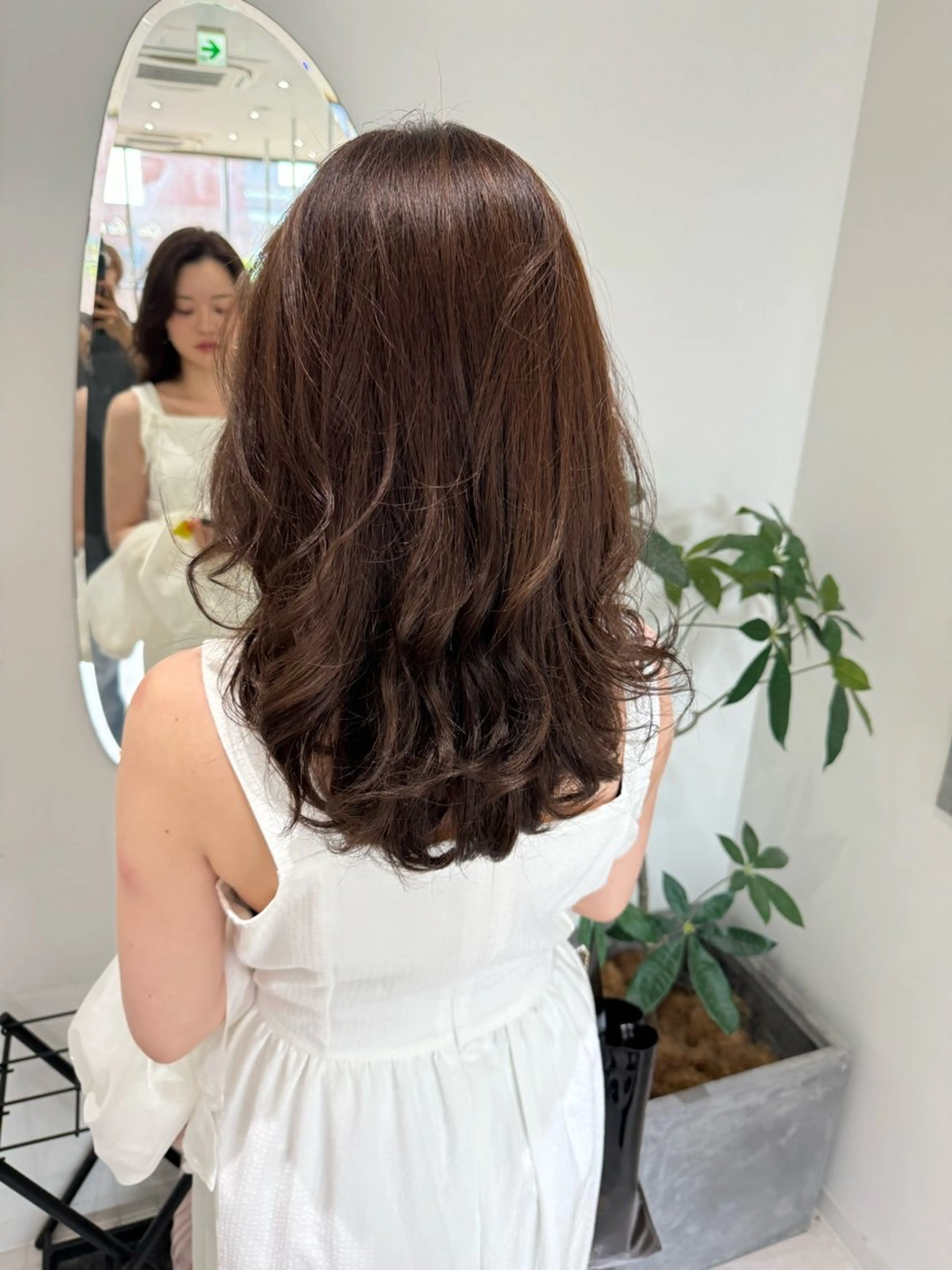 セミロング カラー ベージュカラー ブリーチ ラベンダーカラー ラベンダーベージュ カット ヘアカラー トリートメント 透け 艶感カラー 顔周り 齊木 勇人のヘアスタイル