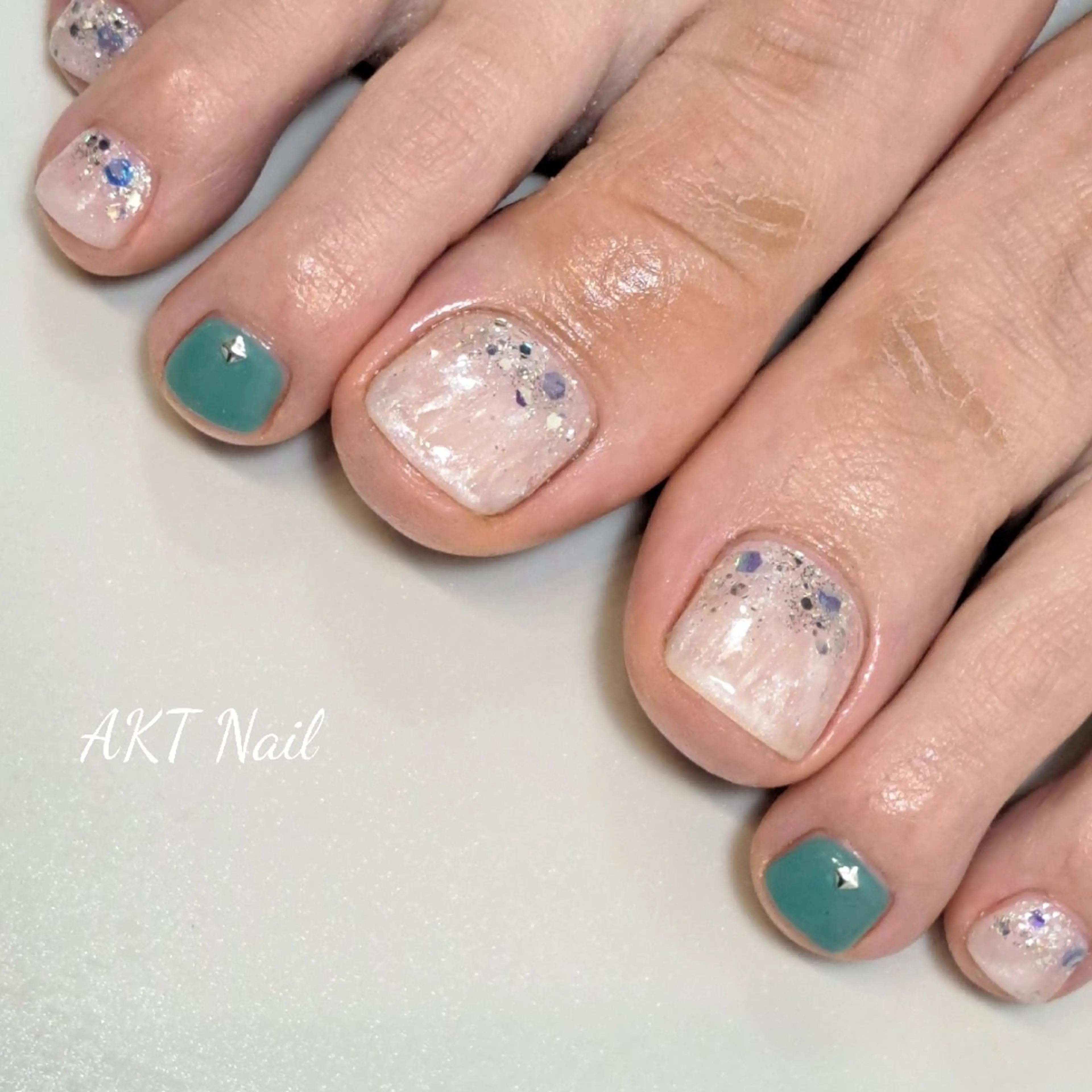 ネイル フットネイル AKT NAIL所属・AKT Beauty ドライヘッドスパのネイルデザイン