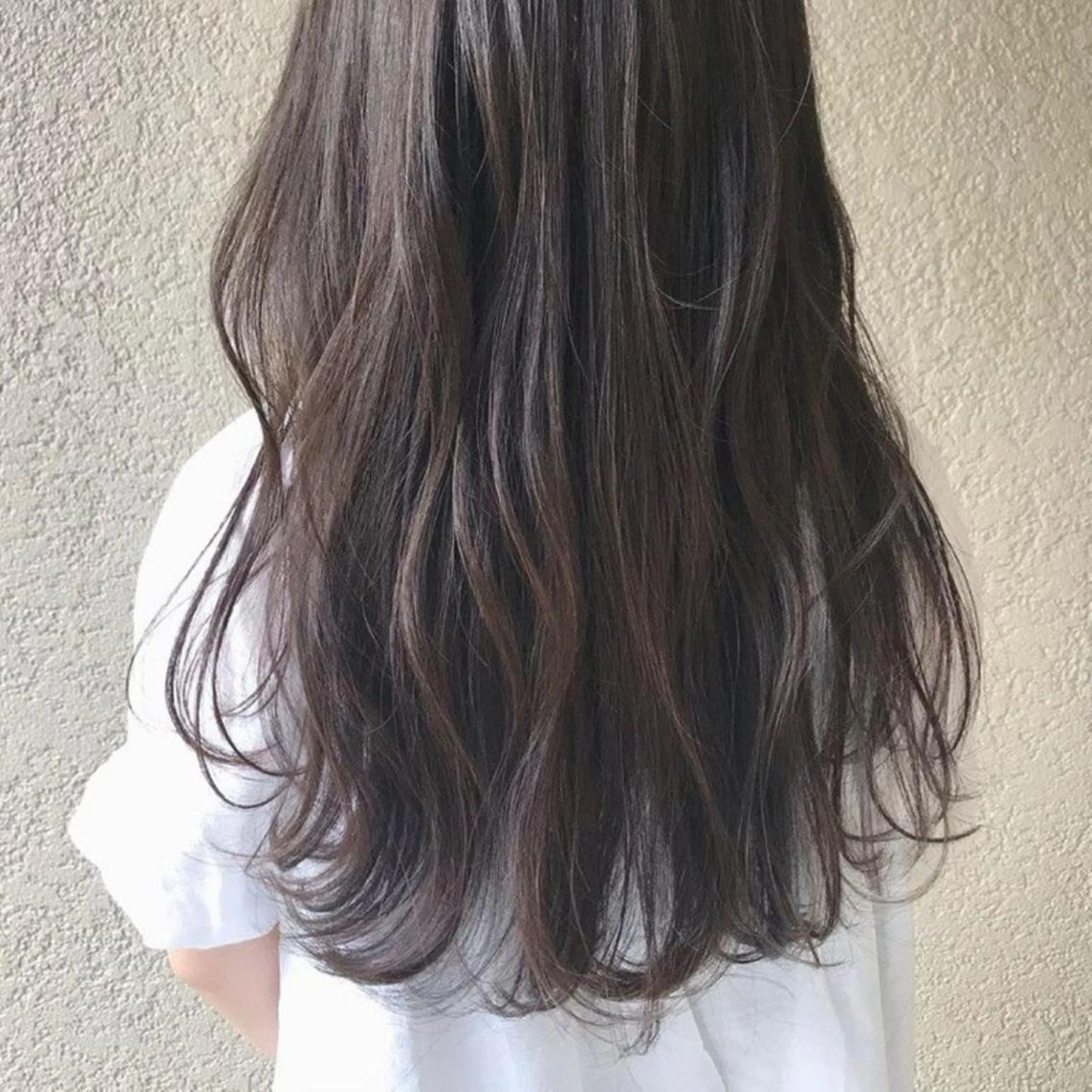 ロング カラー パーマ ヘアアレンジ アッシュ ベージュカラー デザインカラー イヤリングカラー グラデーションカラー 髪質改善🫧ベージュ 椙山 響のヘアスタイル