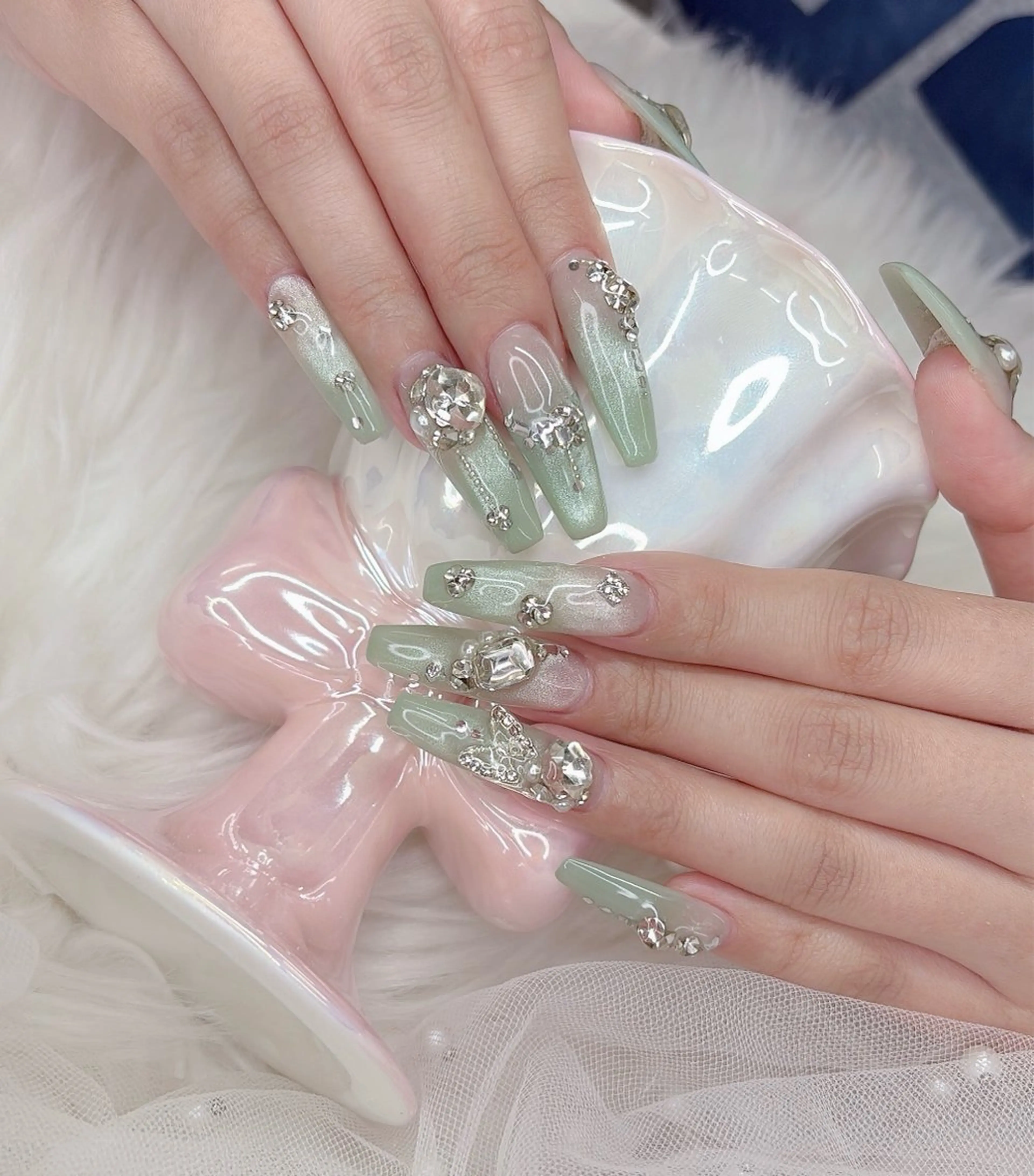 ネイル ハンドネイル フットネイル ハンドケア R nailsalon所属・R salonのネイルデザイン