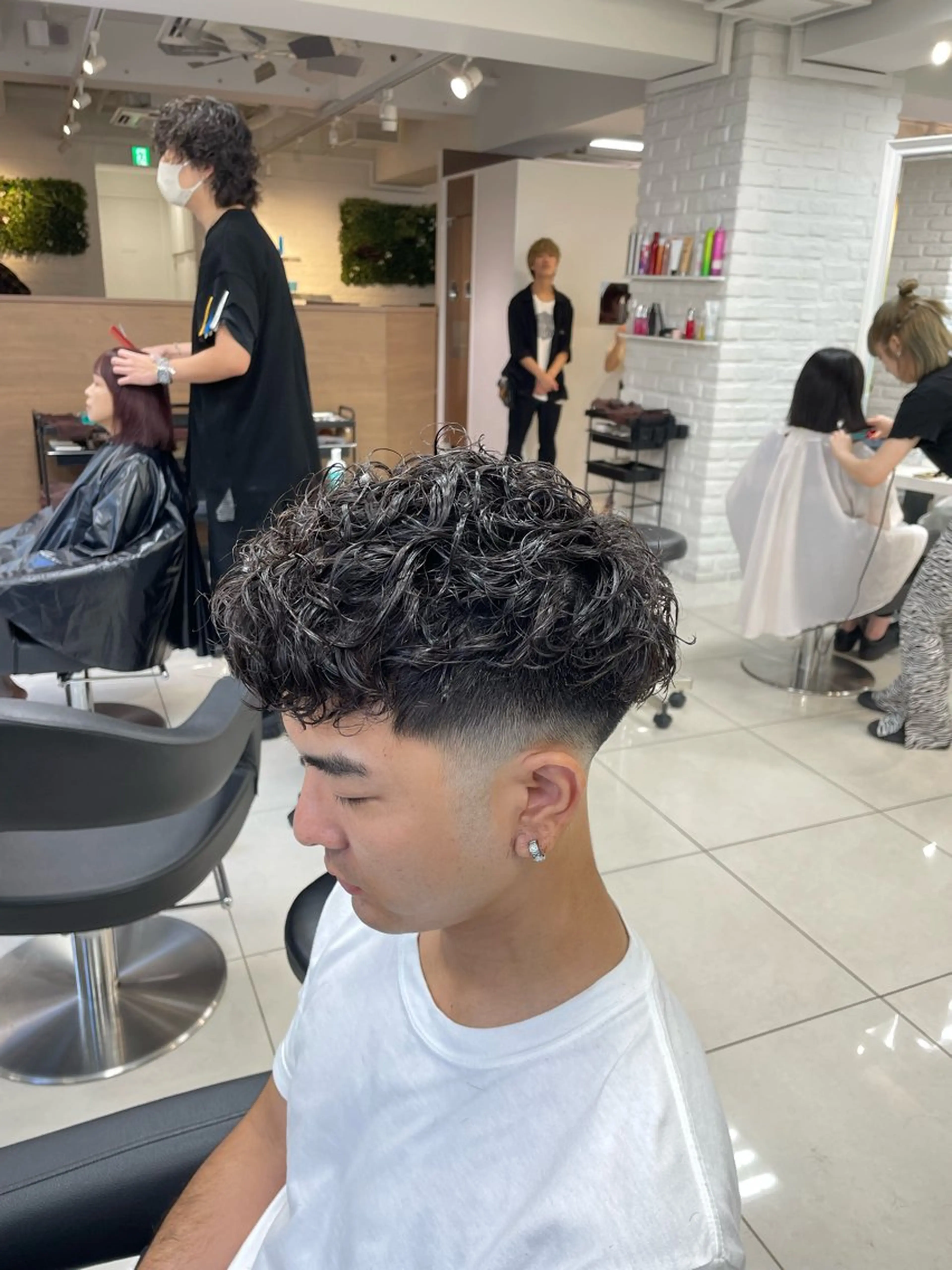 ショート パーマ メンズ スペインカール カット パーマ トリートメント フェザーパーマ職人 🪶ryosukeのヘアスタイル
