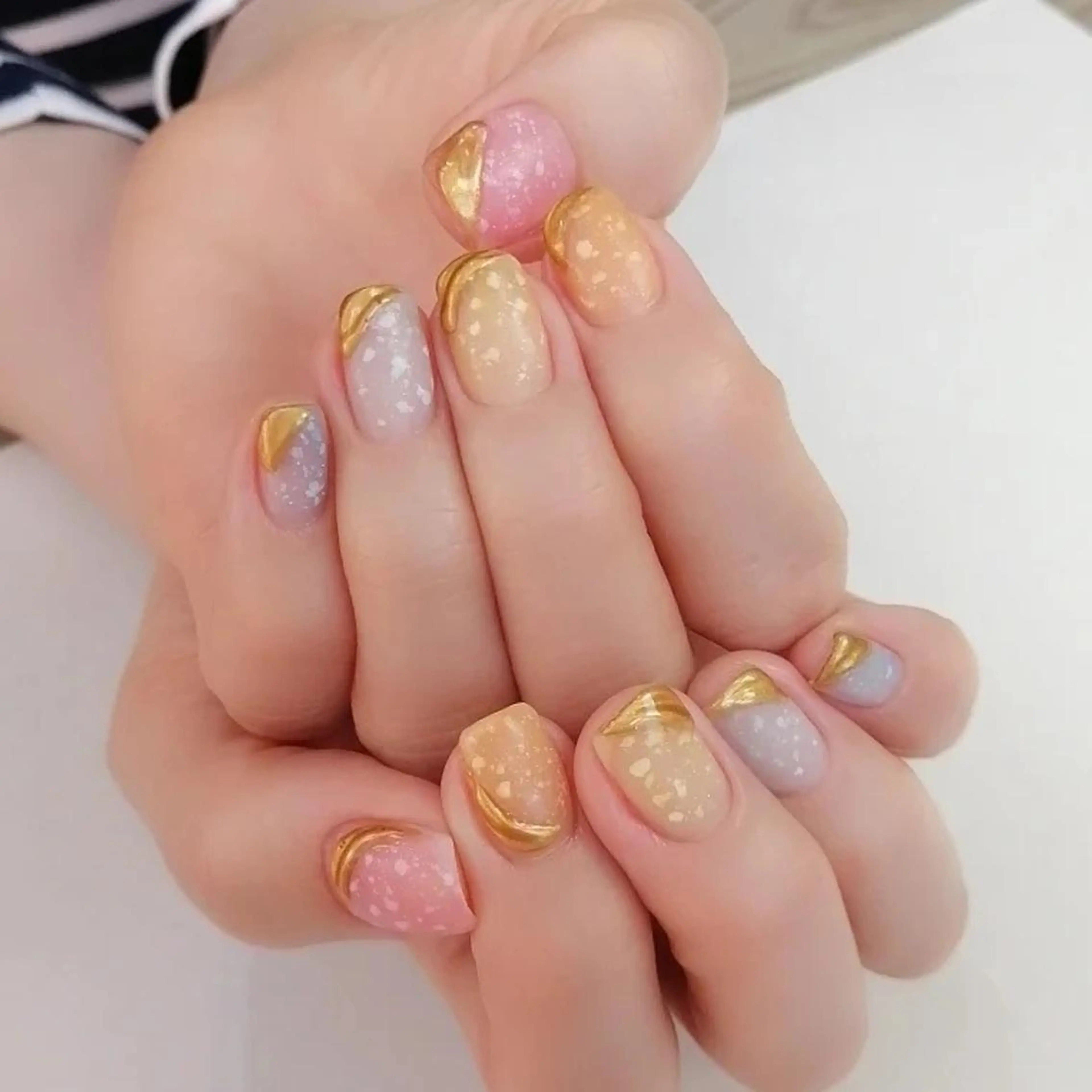 ネイル ゴールド コエリネイル &エステのネイルデザイン