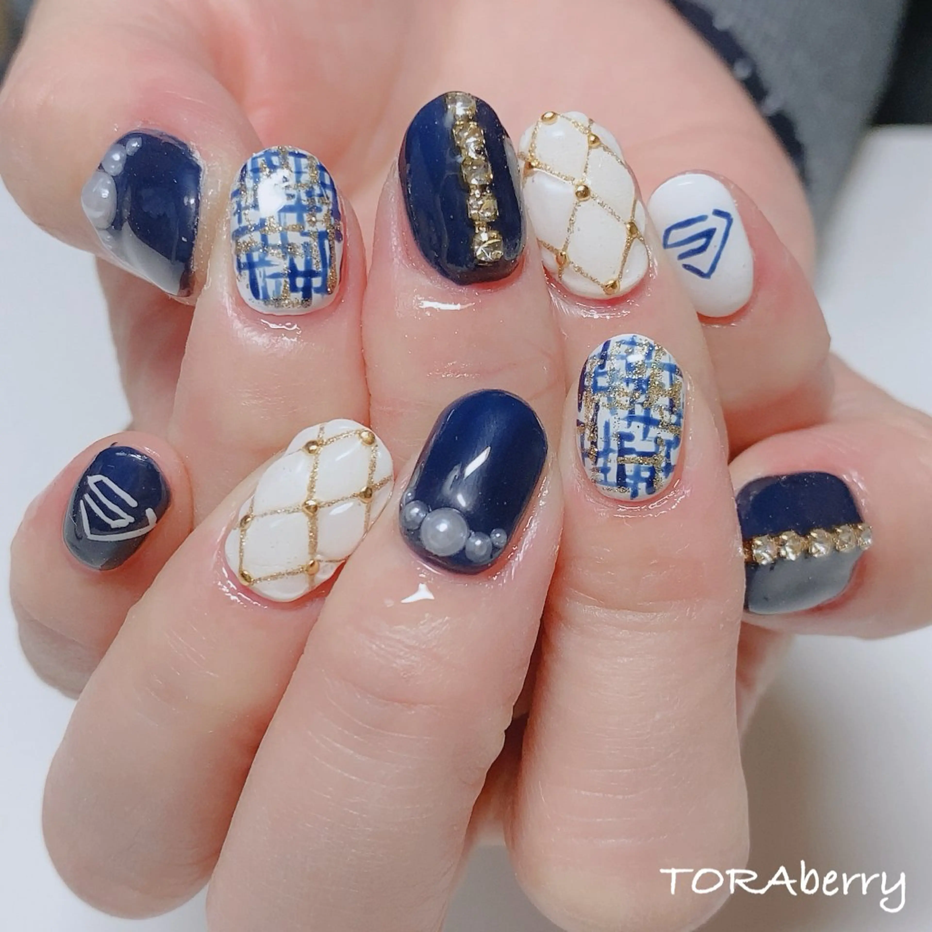 ネイル ハンドネイル ネイリスト なつみのネイルデザイン