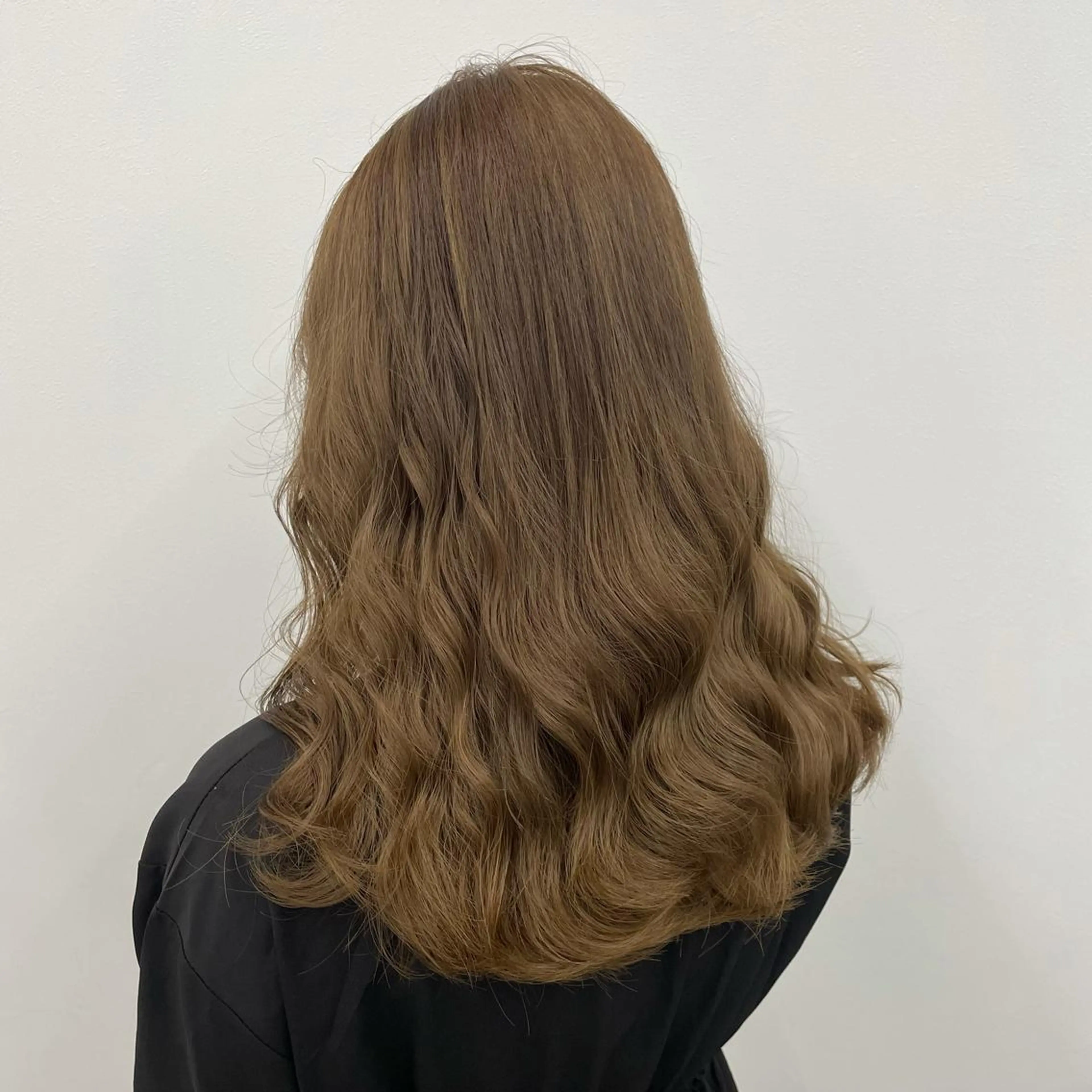 ロング カラー ヘアアレンジ ヘアカラー トリートメント ヘアセット ブリーチカラー🩰 ガーリー🩰とらのヘアスタイル