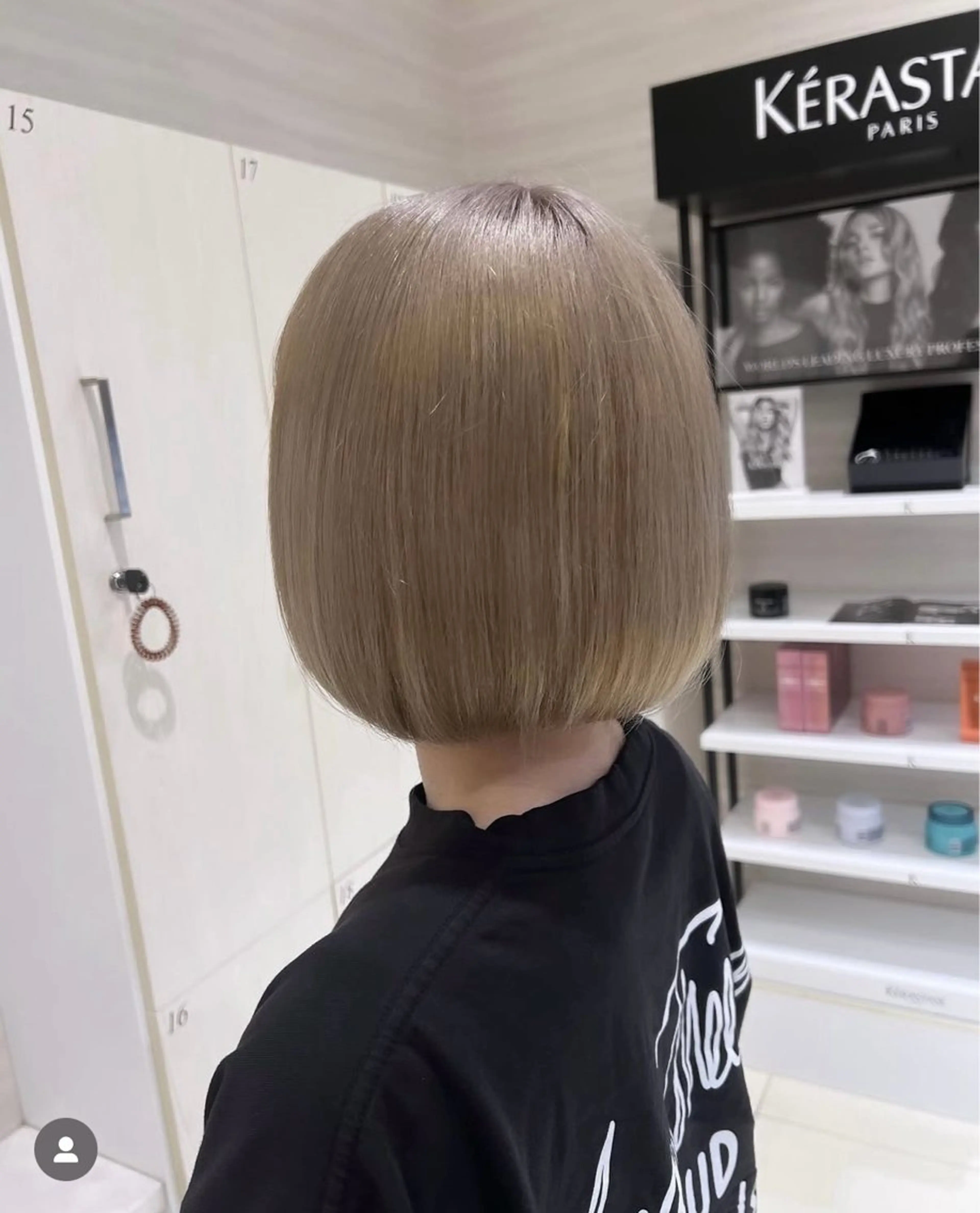 ショート カラー ベージュカラー ブリーチ ボブ GRANDEUR 村越 捺稀のヘアスタイル