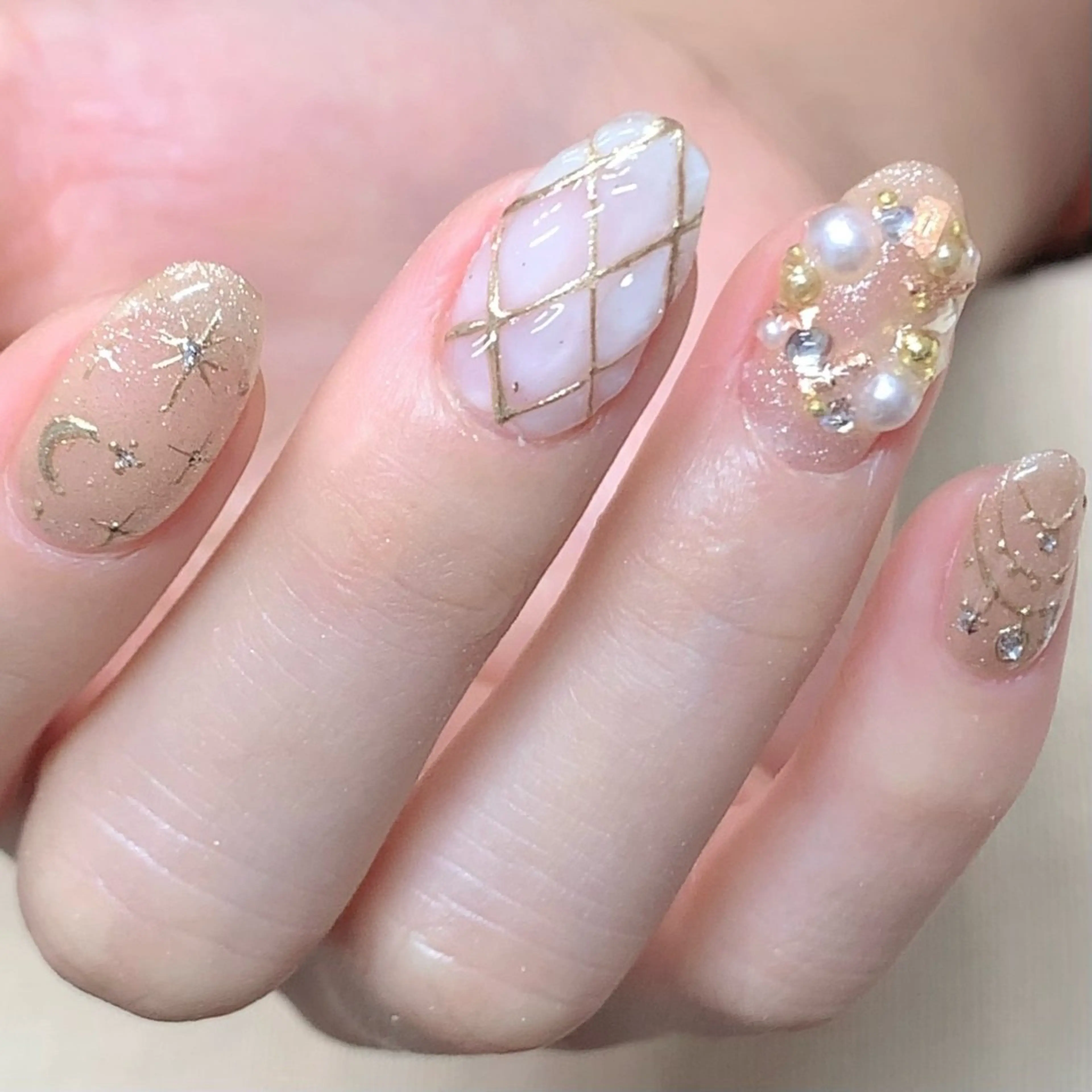 ネイル ハンドネイル フットネイル alma nailsのネイルデザイン