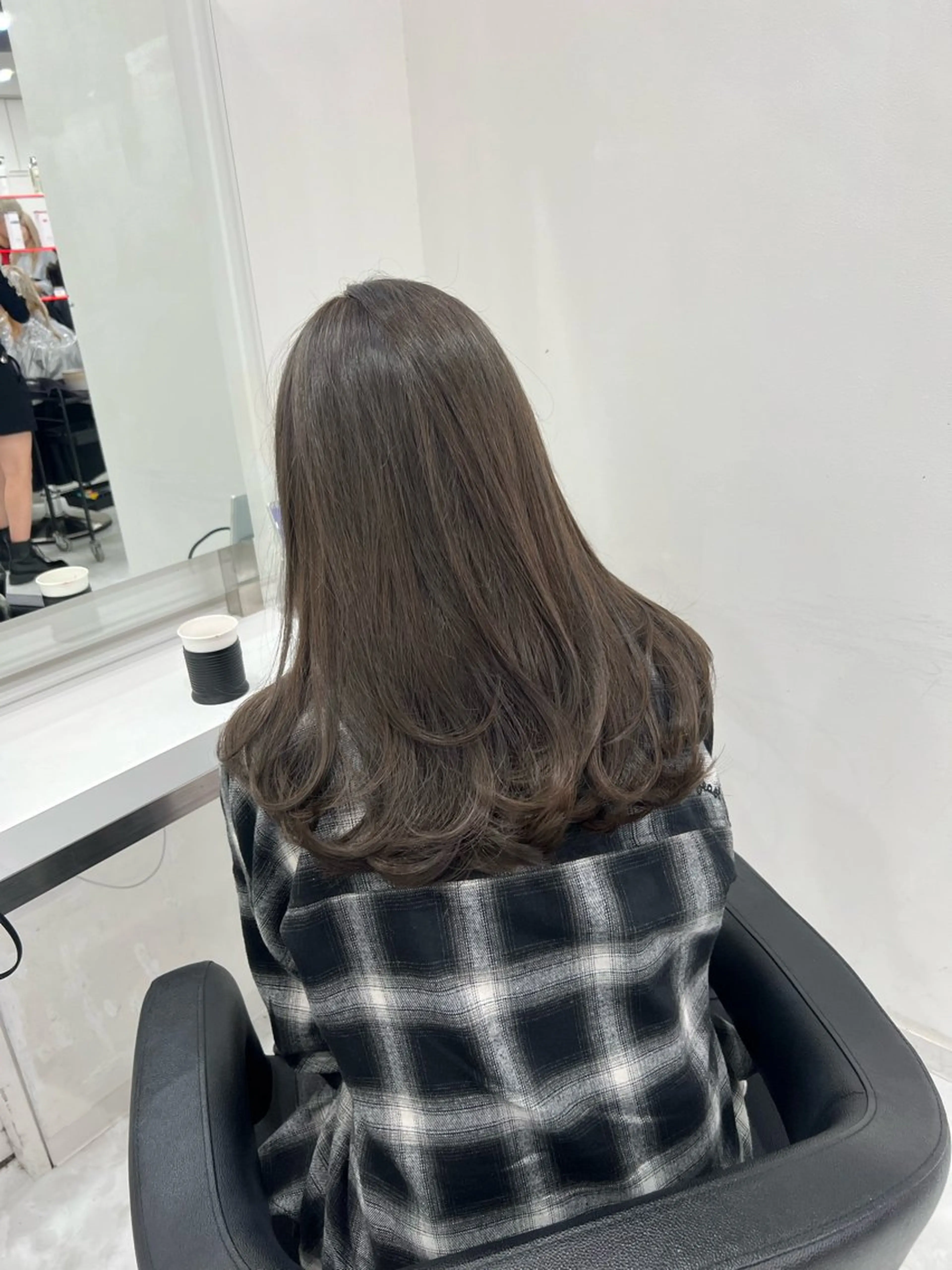 ロング カラー ブリーチ ダブルカラー ブリーチなしカラー オリーブカラー🫒 レイヤーカット✂︎のヘアスタイル