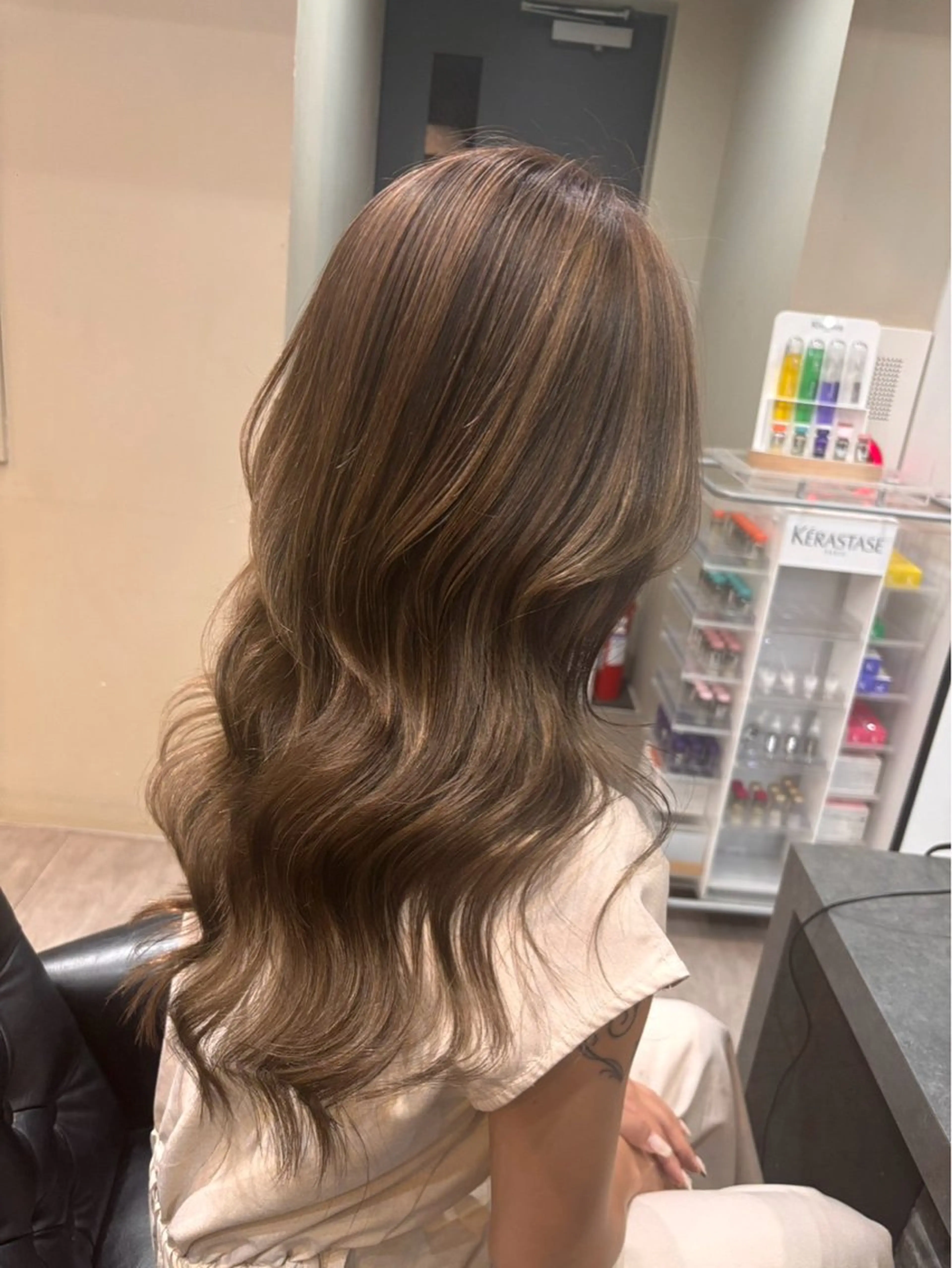ロング カット ヘアカラー トリートメント lapis  Rie シールエクハイトーンのヘアスタイル