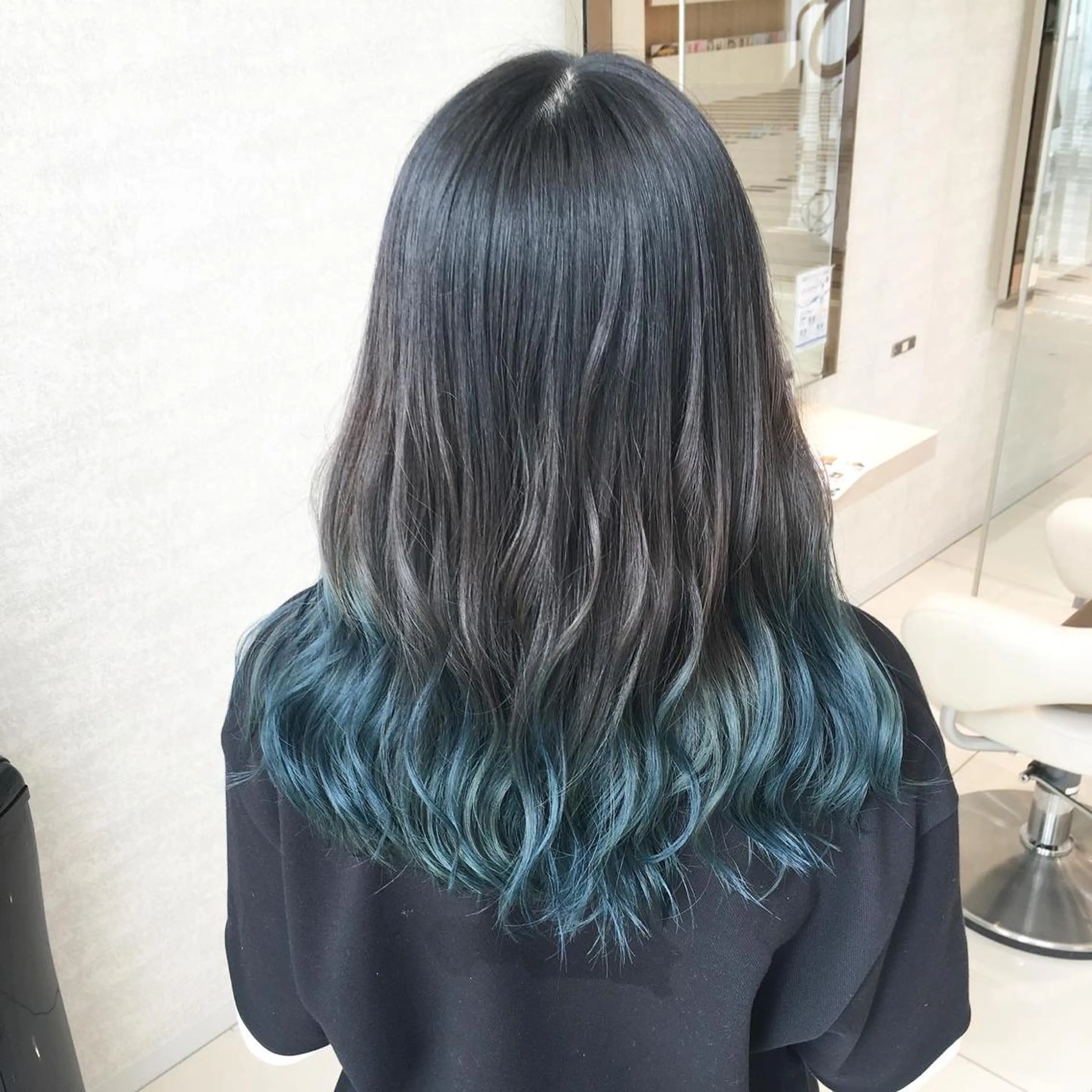 ロング カラー ご新規様限定クーポン あります　桂口　烈闘のヘアスタイル
