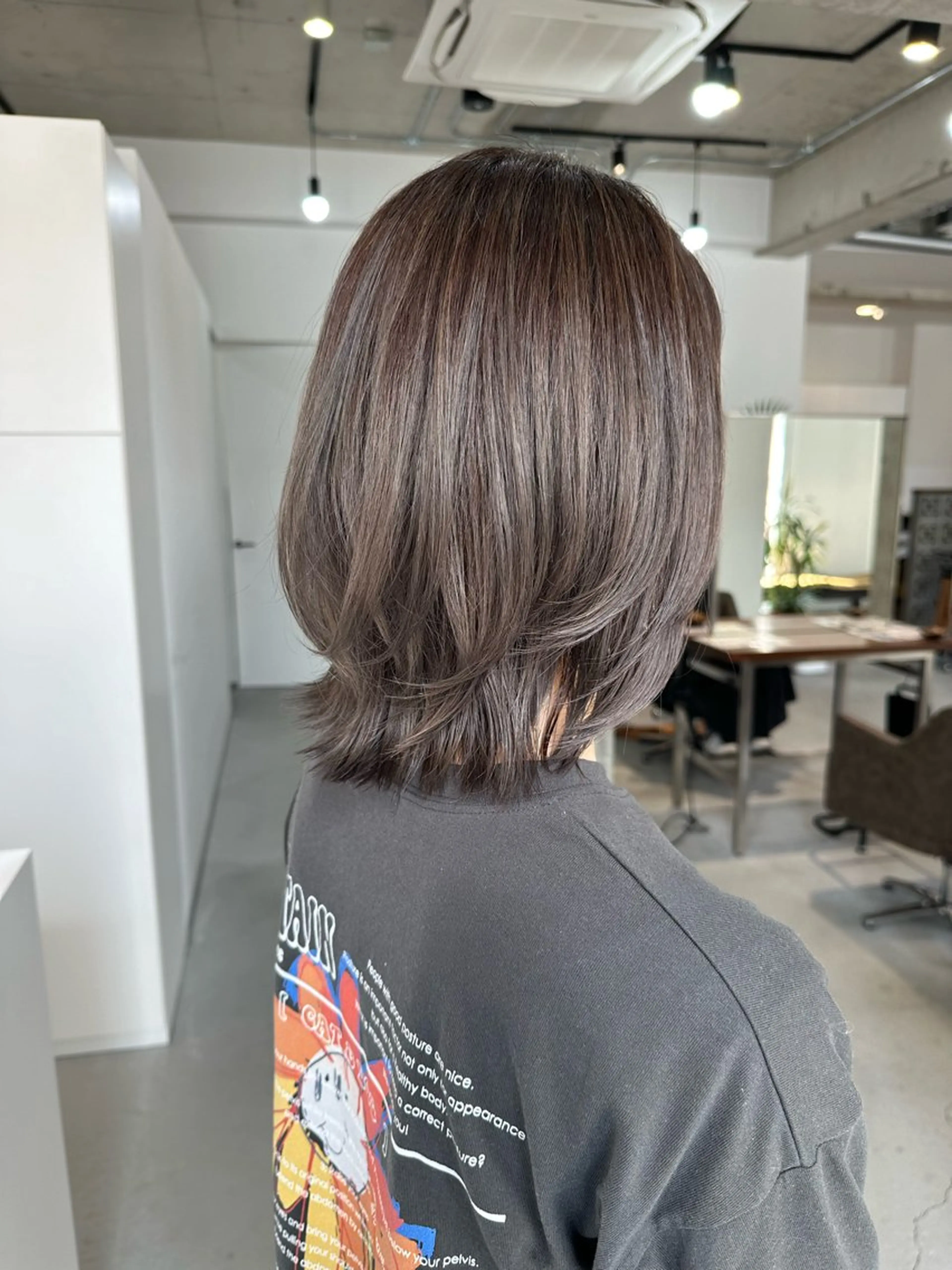 セミロング カット ヘアカラー トリートメント カイリ /レイヤーカットのヘアスタイル