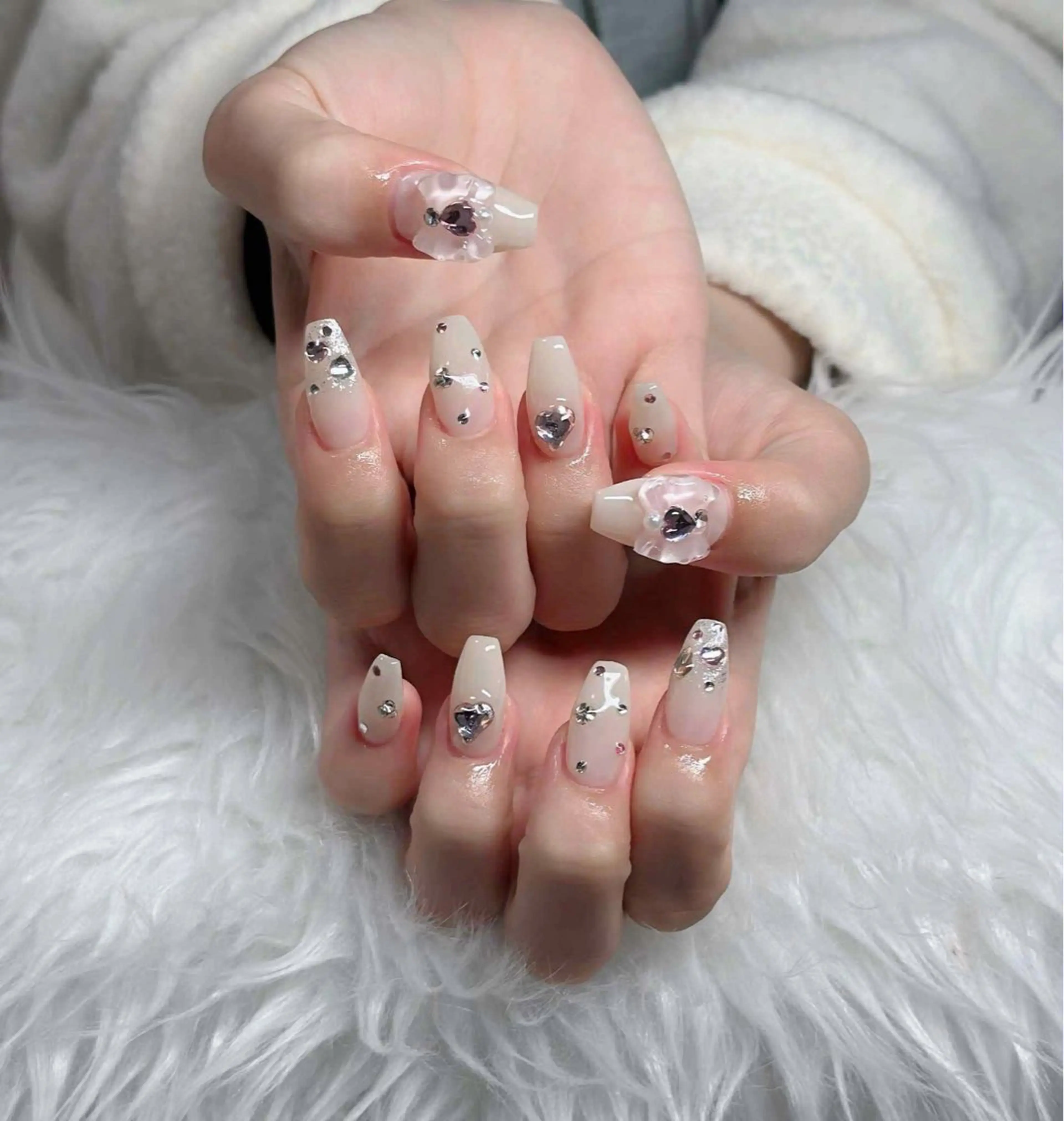 ネイル オーロラネイル フレンチネイル ジェルネイル ハロウィン キラキラネイル ハンドネイル H.baby Nail Salonのネイルデザイン