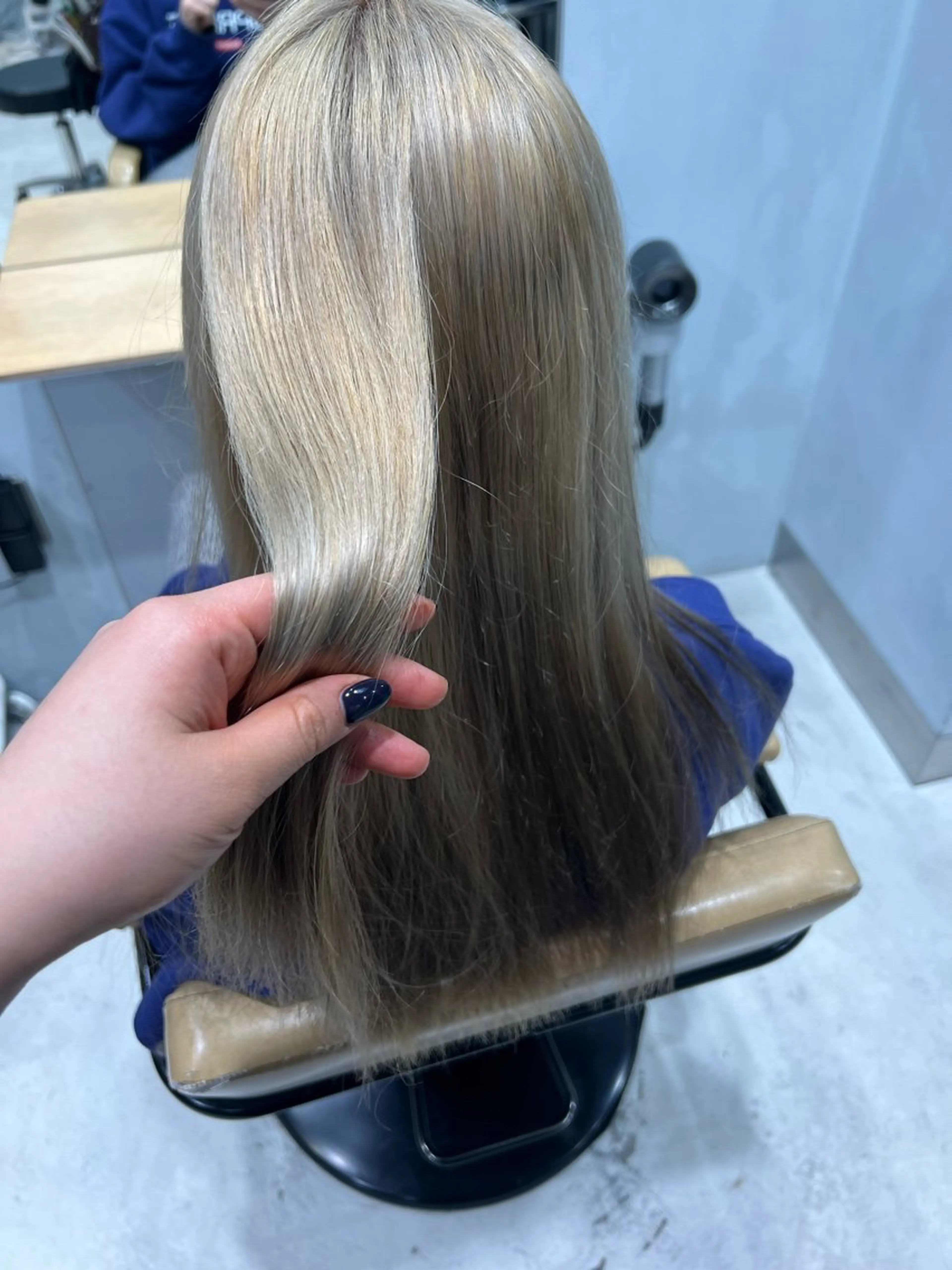 ロング カラー ヘアカラー シミズ リホのヘアスタイル