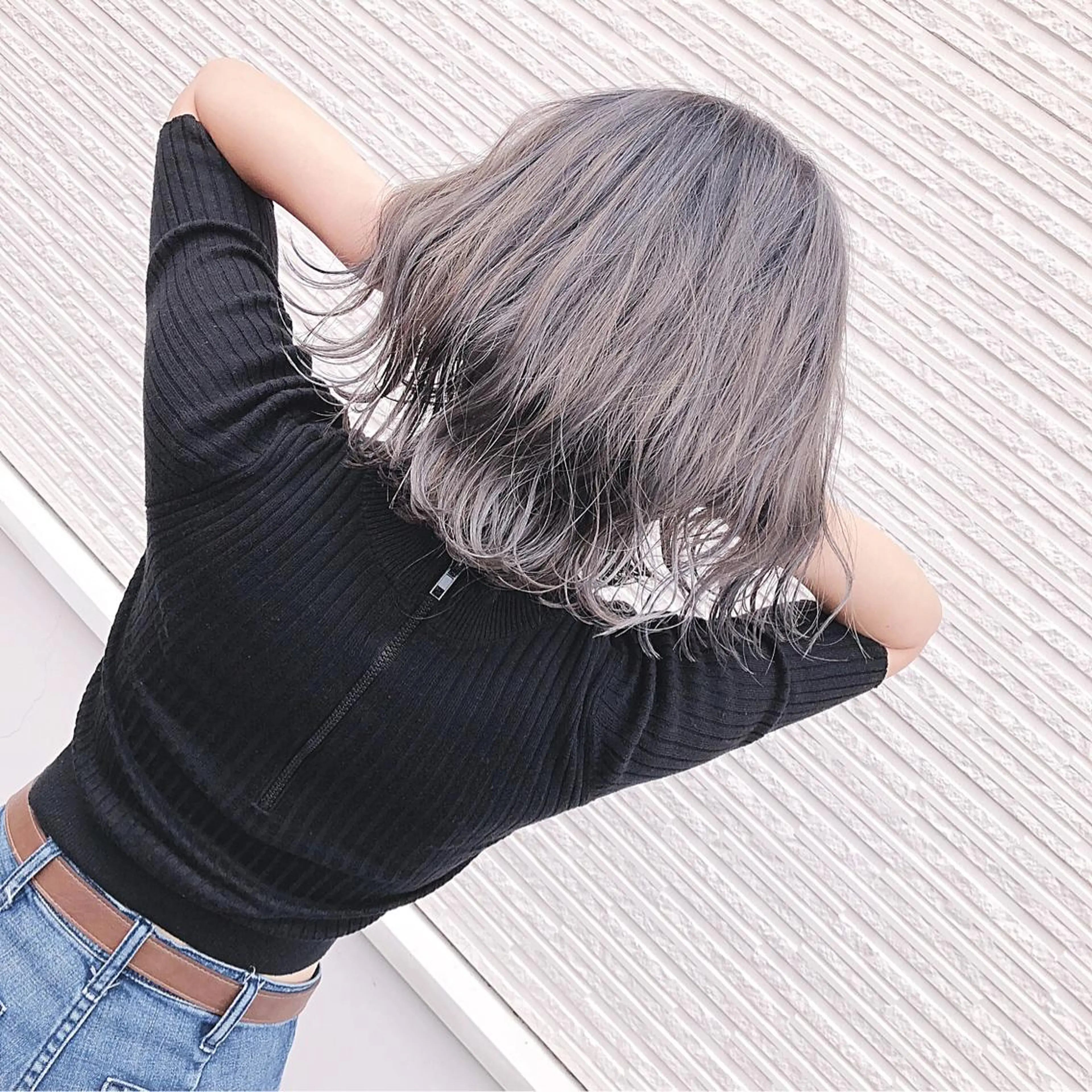 ショート カラー ブリーチ グレージュ ヘアカラー トリートメント 名畑 裕貴のヘアスタイル
