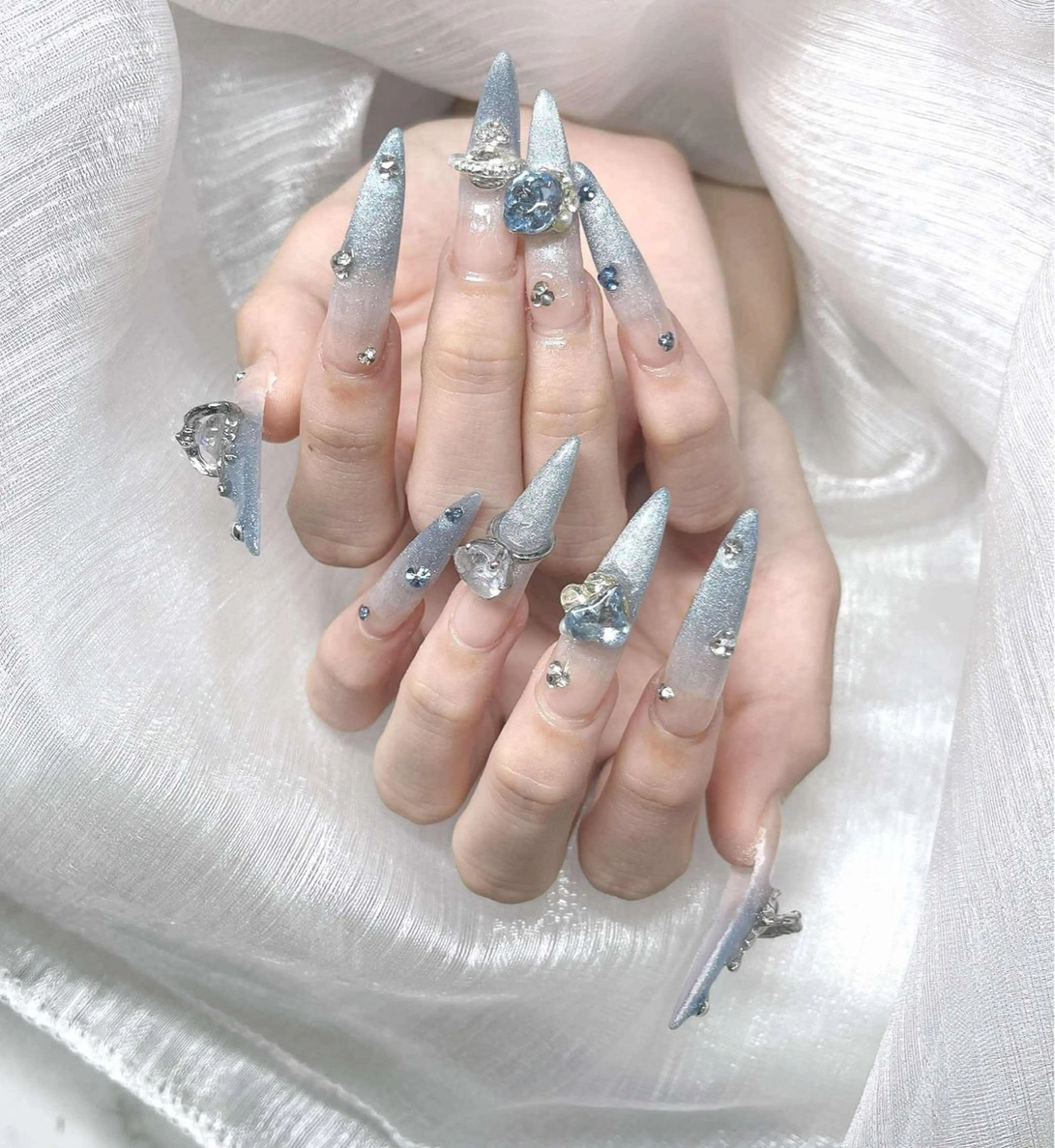 ネイル 長さ出し グラデーション 卒業式 キラキラネイル マグネットネイル ハンドネイル Lee Nailsのネイルデザイン