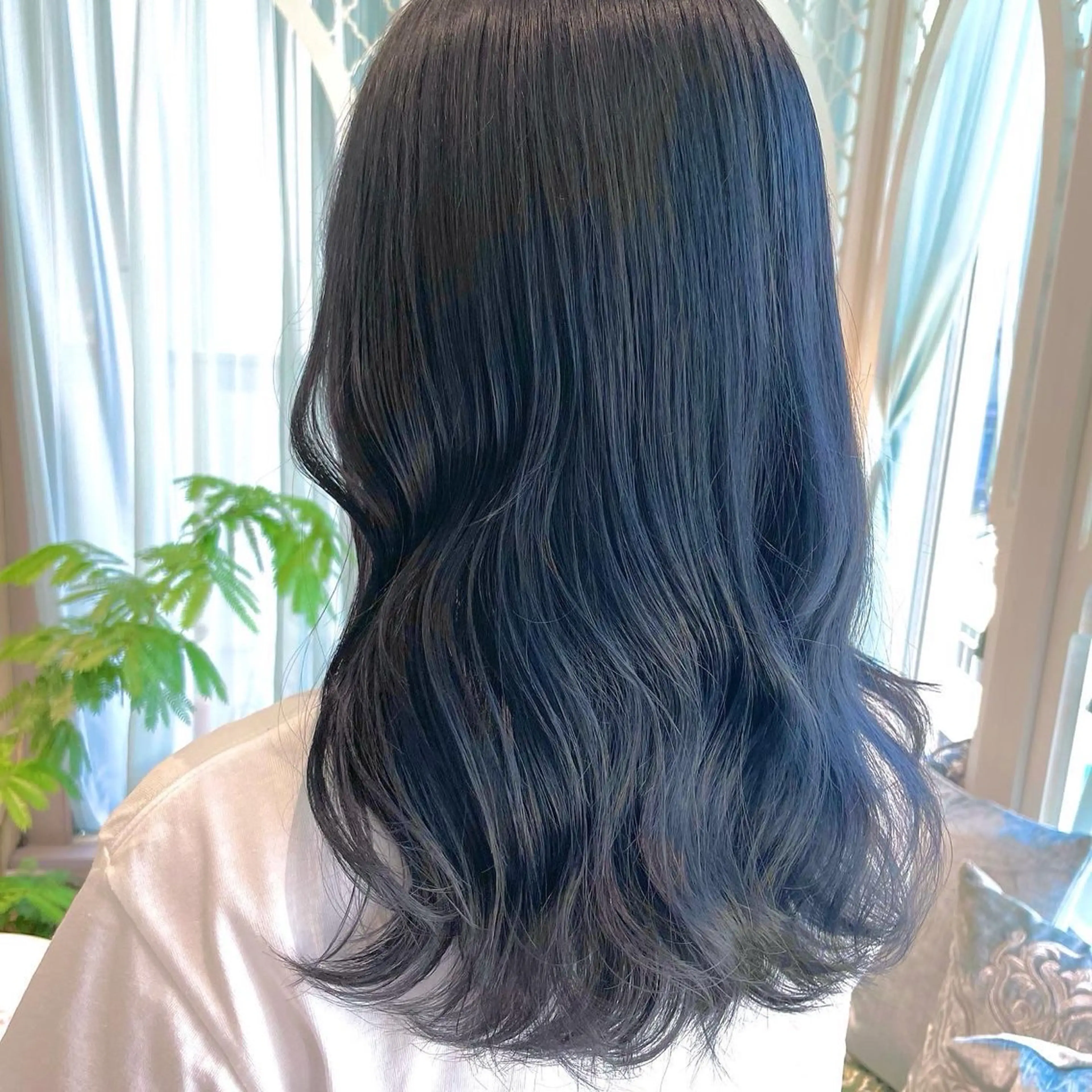 セミロング カラー ベージュカラー 黒髪 ブリーチ ブルーカラー ブルーブラック カット ヘアカラー トリートメント 木屋元一/透明感 /レイヤー/顔まわりのヘアスタイル