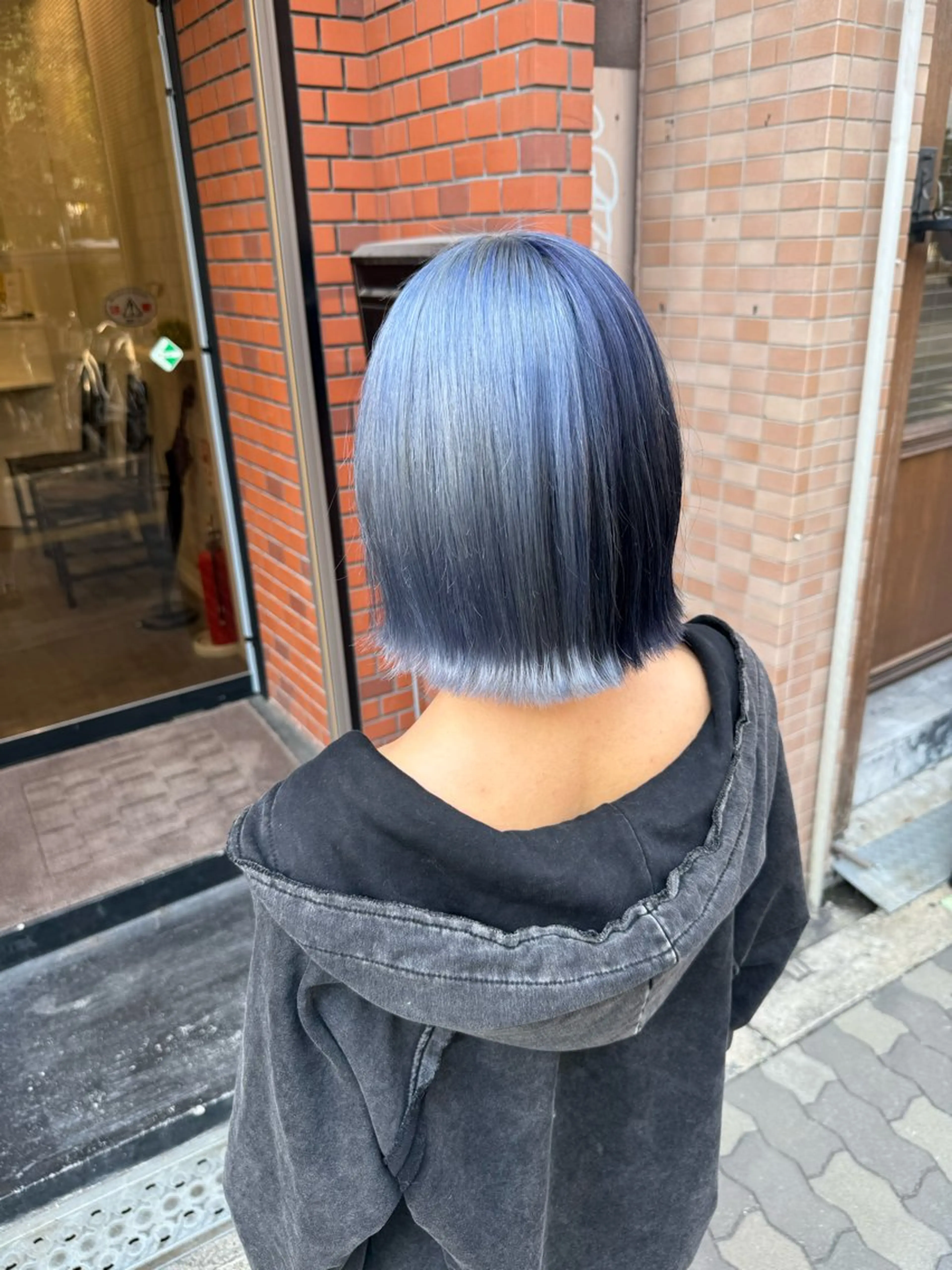 ミディアム カラー ブルーカラー ネイビーカラー カット ヘアカラー トリートメント 上田 紗也のヘアスタイル