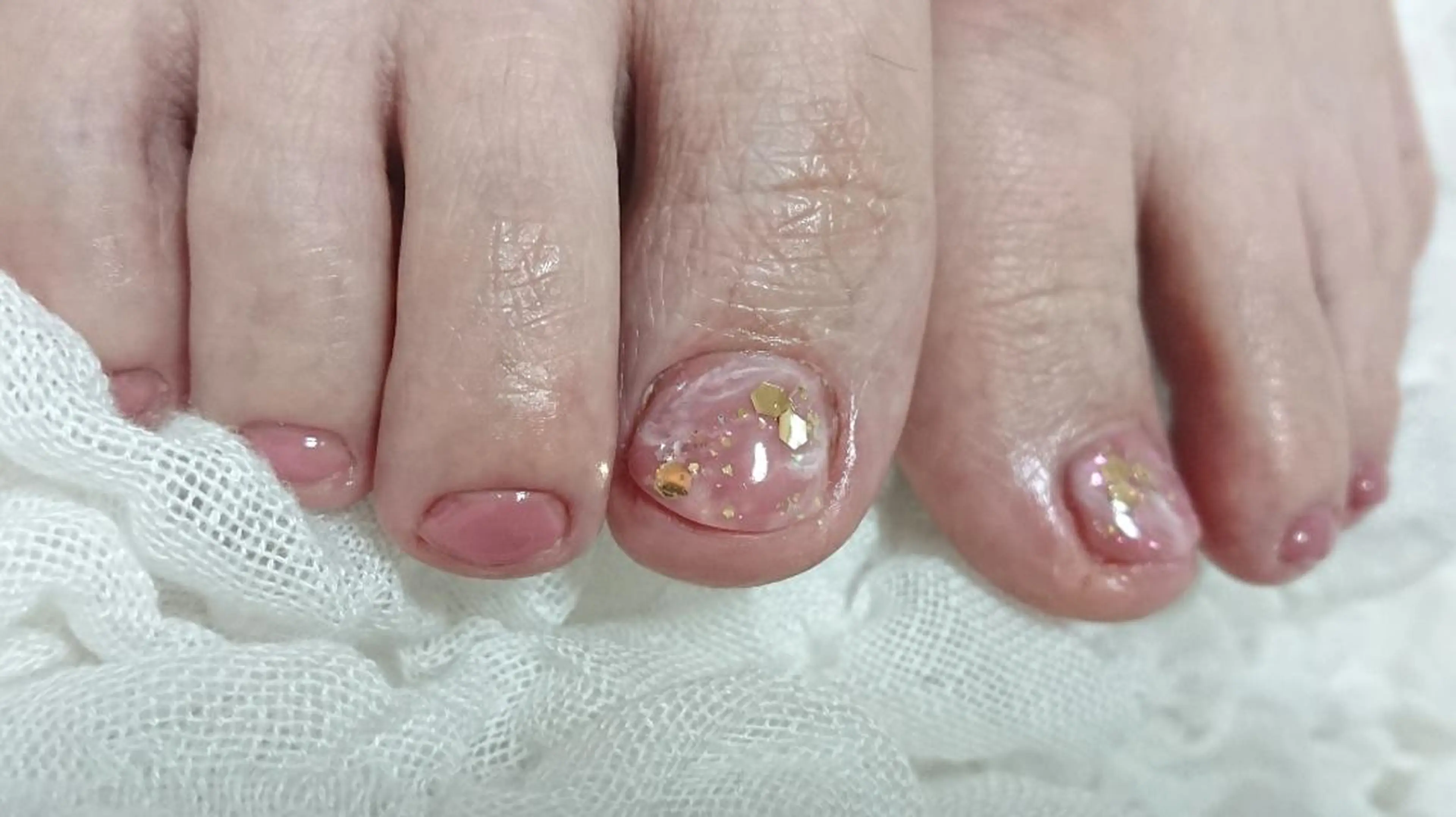 ネイル アートネイル 大理石ネイル(マーブル) ピンク shellnail さなえのネイルデザイン