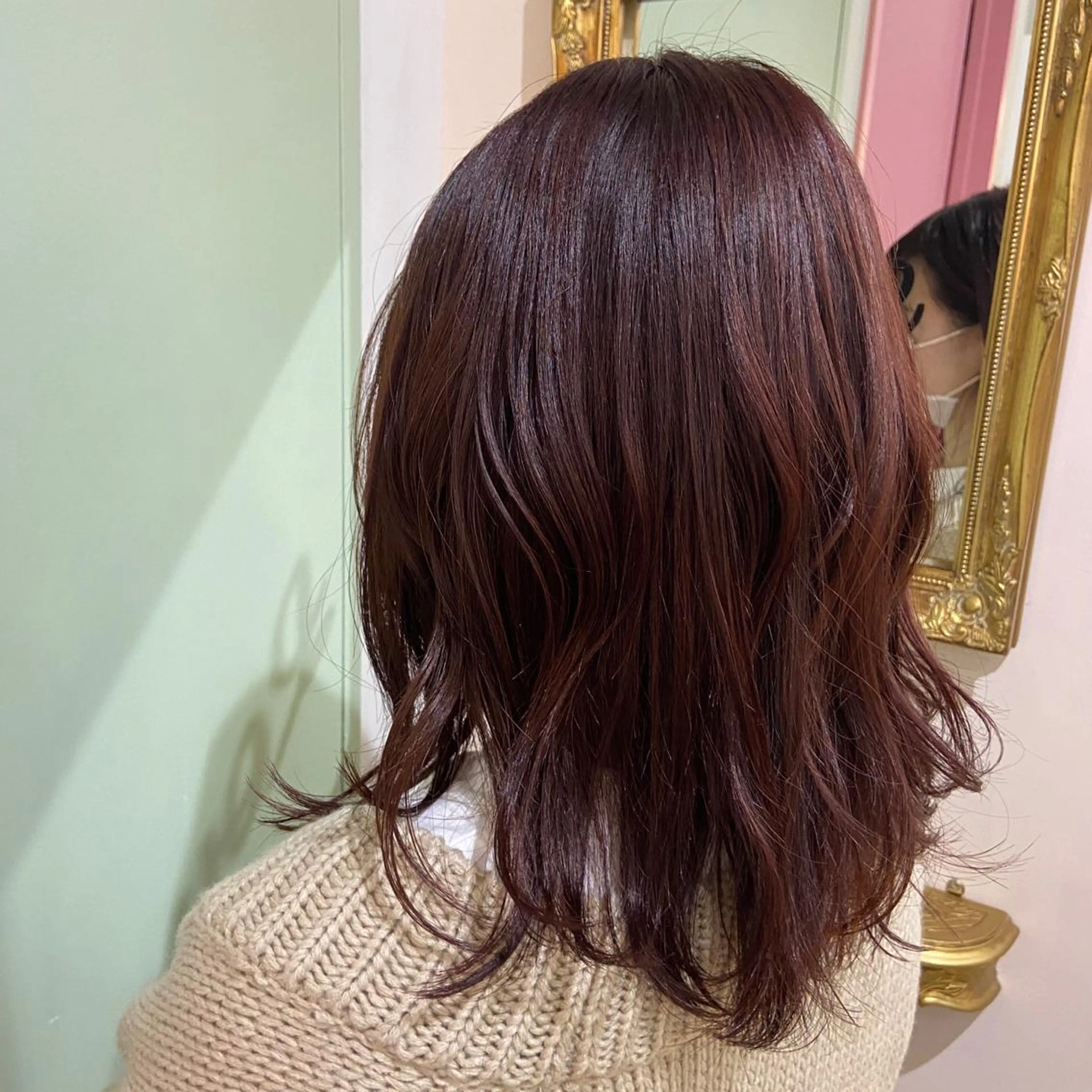 セミロング なつめ🐶ショート ベージュカラーのヘアスタイル