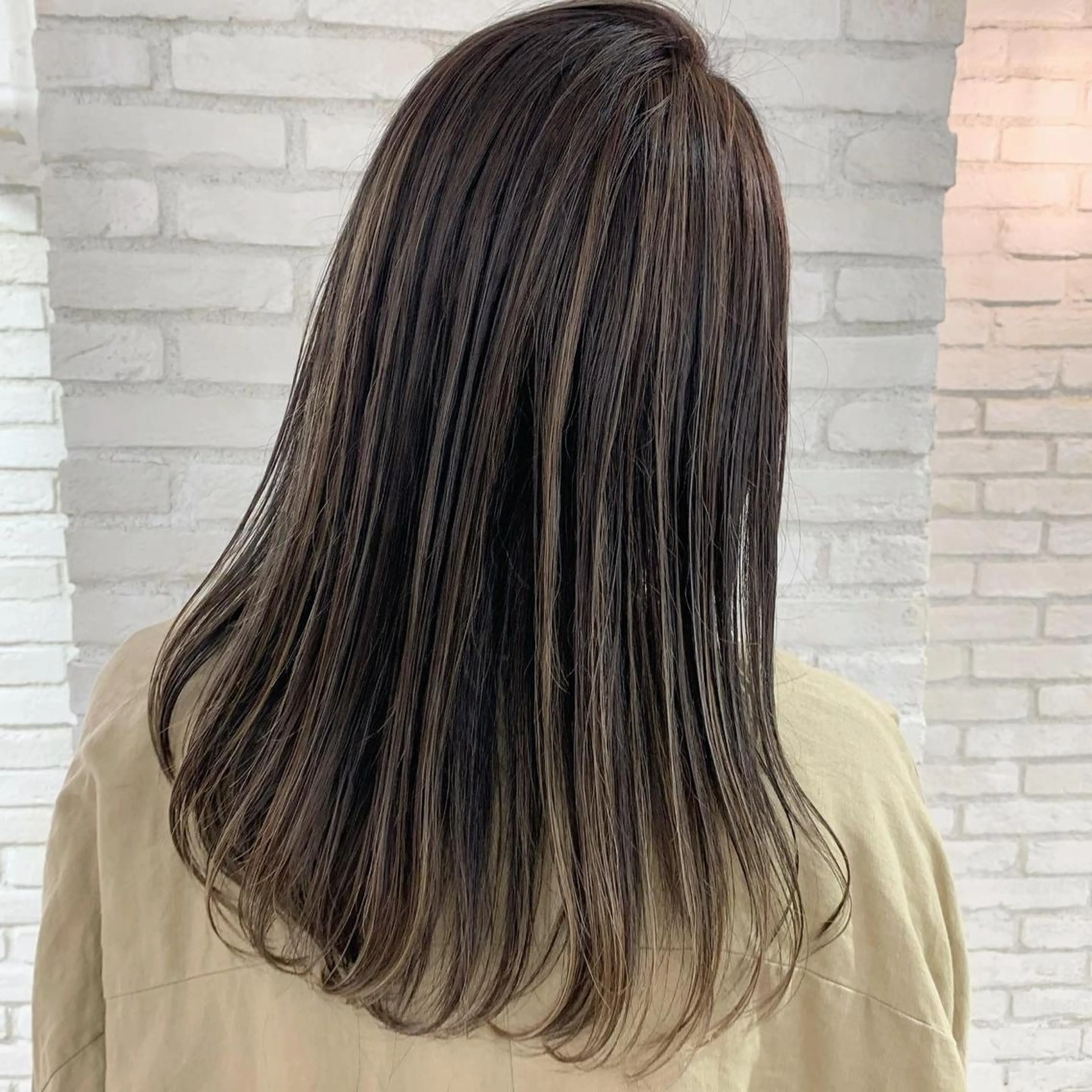 セミロング カラー ハイライトカラー ハイライト 伊 杏のヘアスタイル