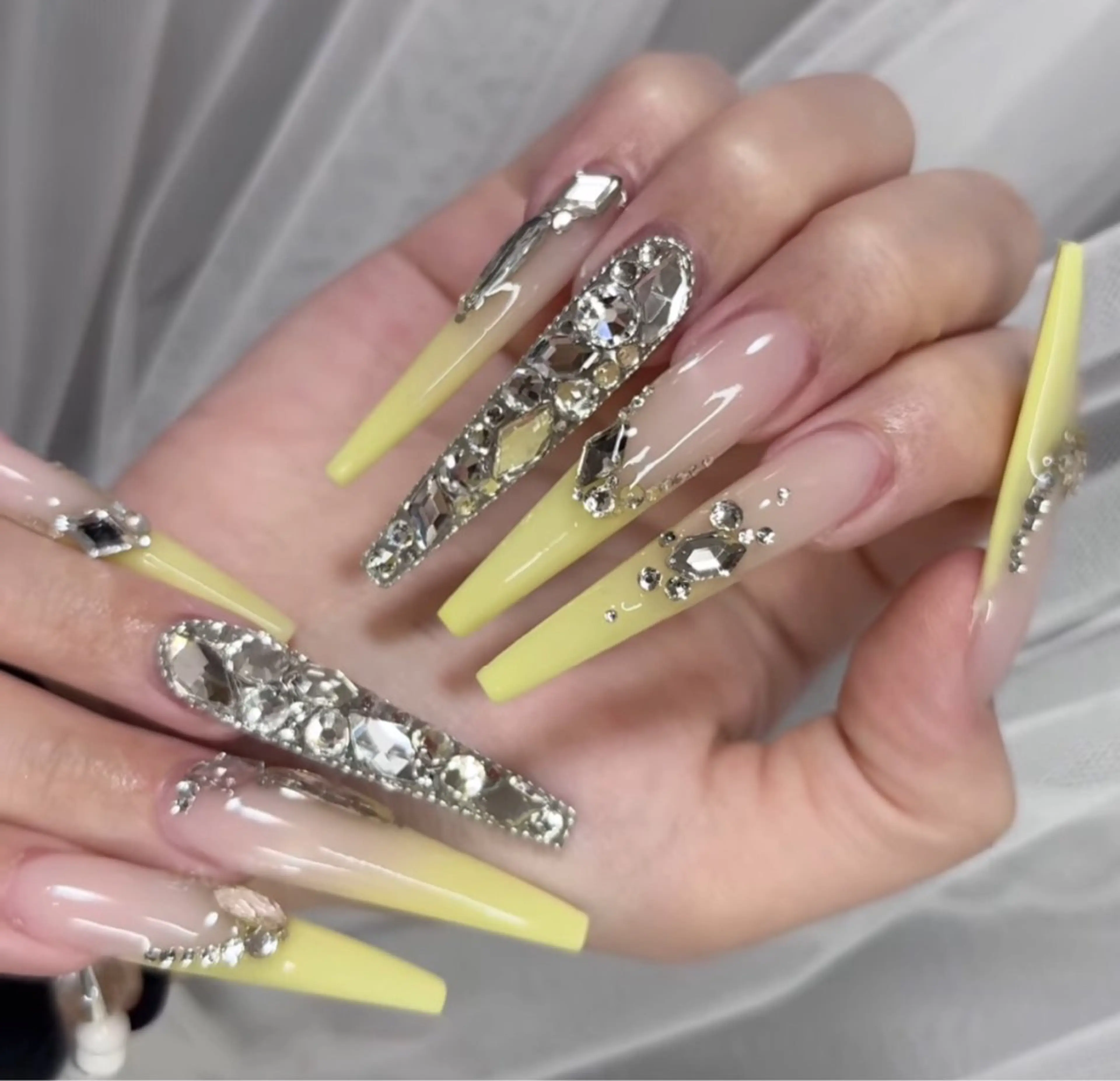 ネイル アートネイル 成人式 ジェルネイル ニュアンスネイル 夏ネイル ハンドネイル H.baby Nai Salon所属・neco H.babynailのネイルデザイン