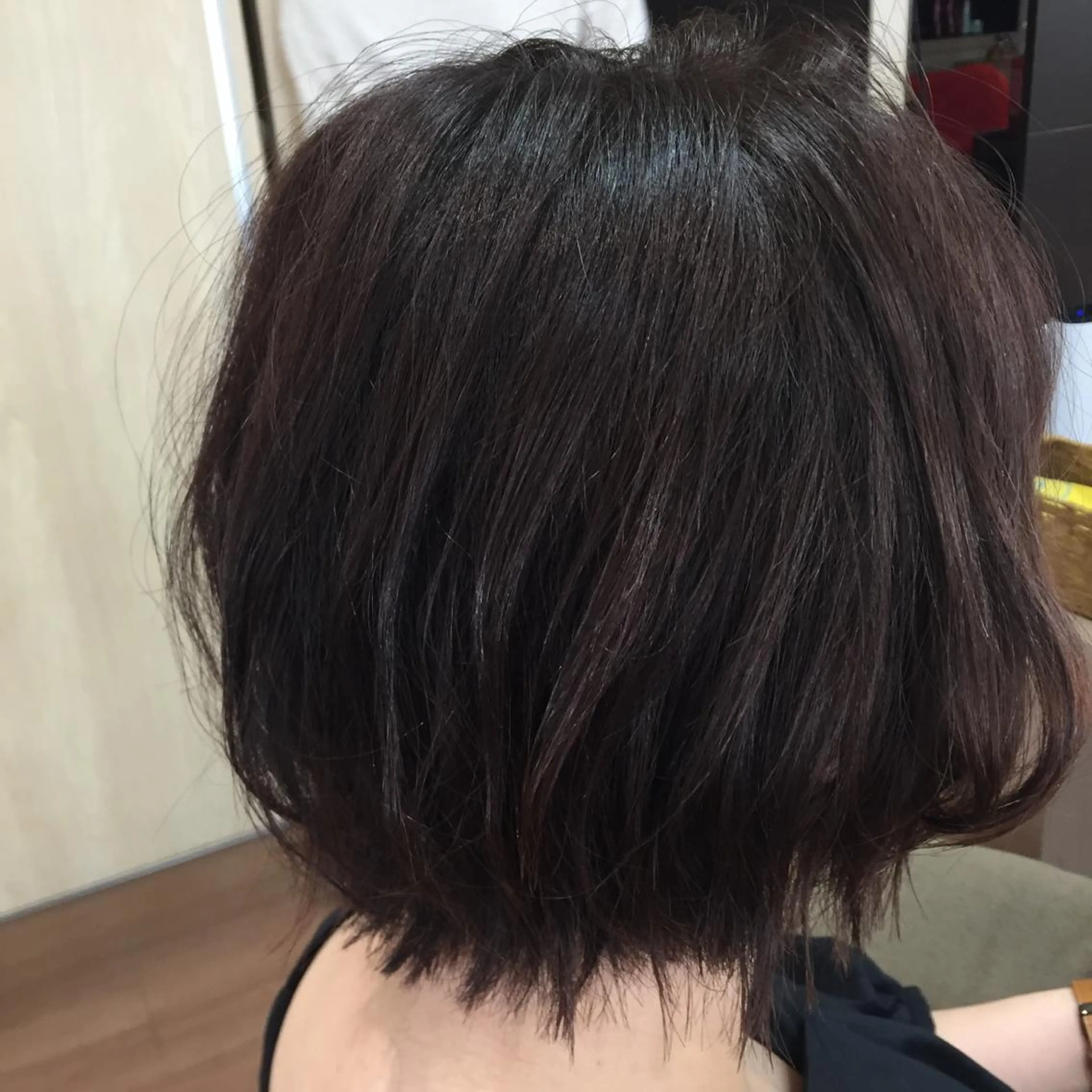 ショート カラー パーマ ヘアアレンジ ボブ 外ハネヘア 三橋 和希のヘアスタイル
