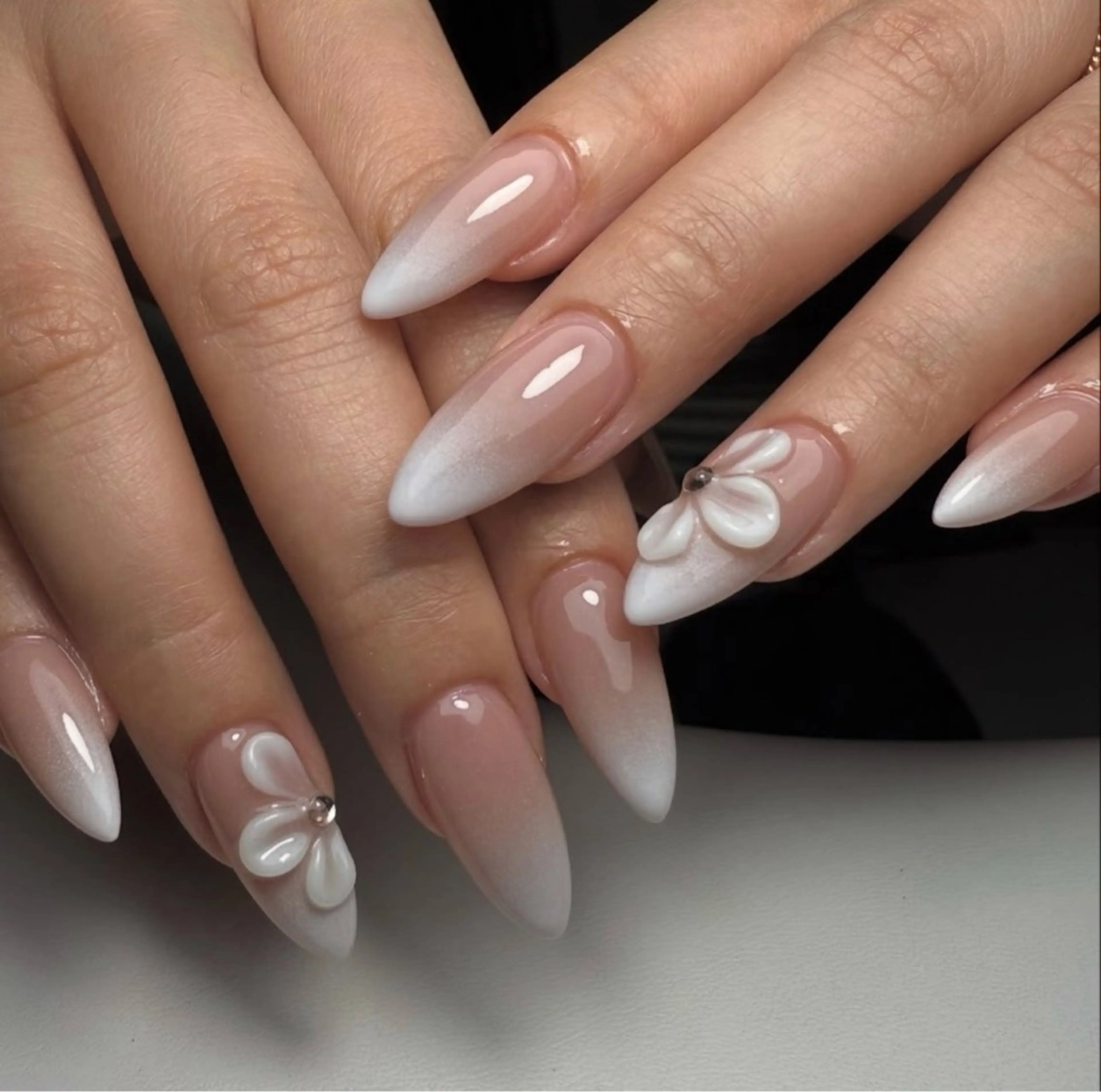 ネイル アートネイル 成人式 ジェルネイル ニュアンスネイル ネイルチップ Kora Nailのネイルデザイン