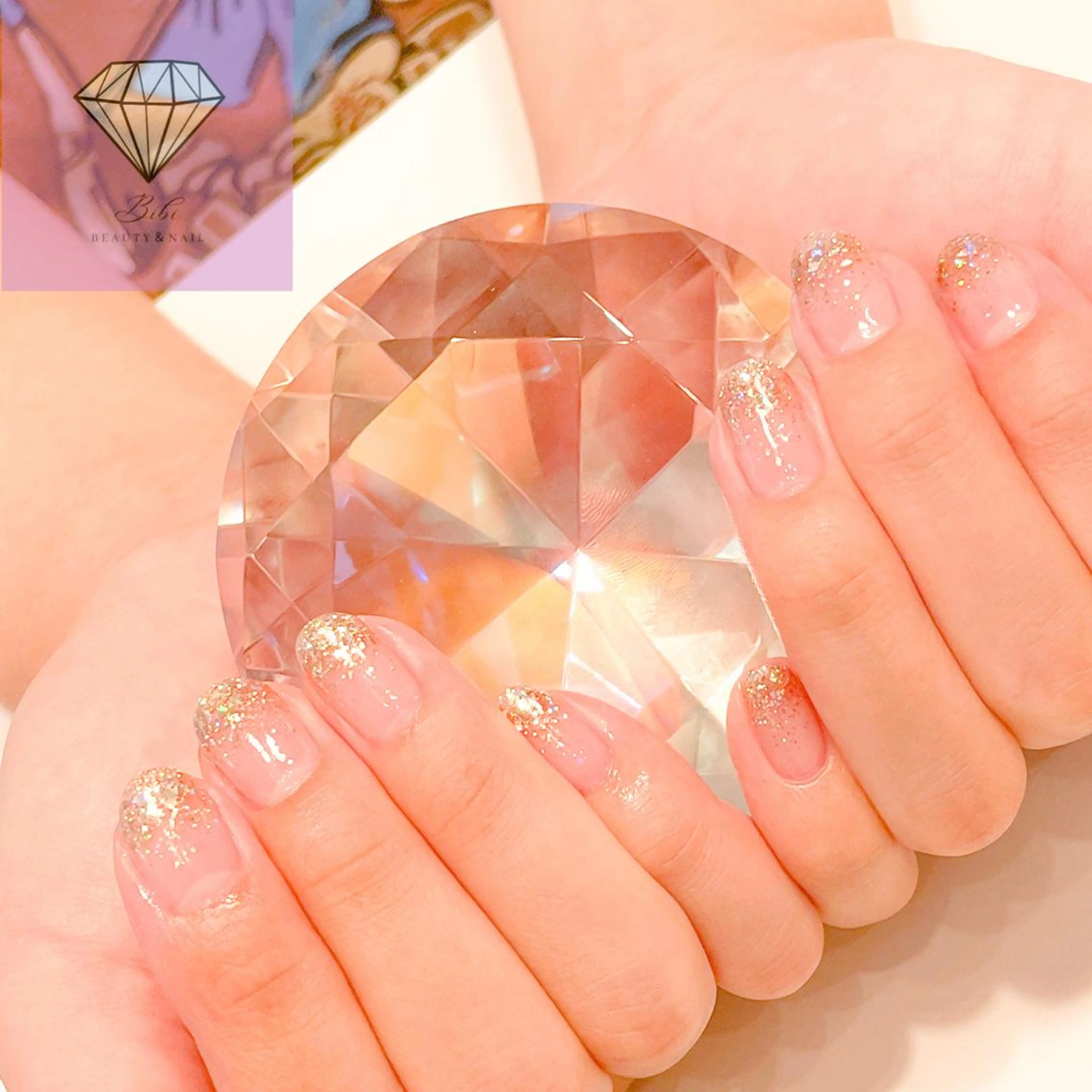 ネイル ゴールド グラデーション ラメ(グリッター) ラメグラデーション ピンク ハンドネイル ネイルサロン💎 Bibiのネイルデザイン