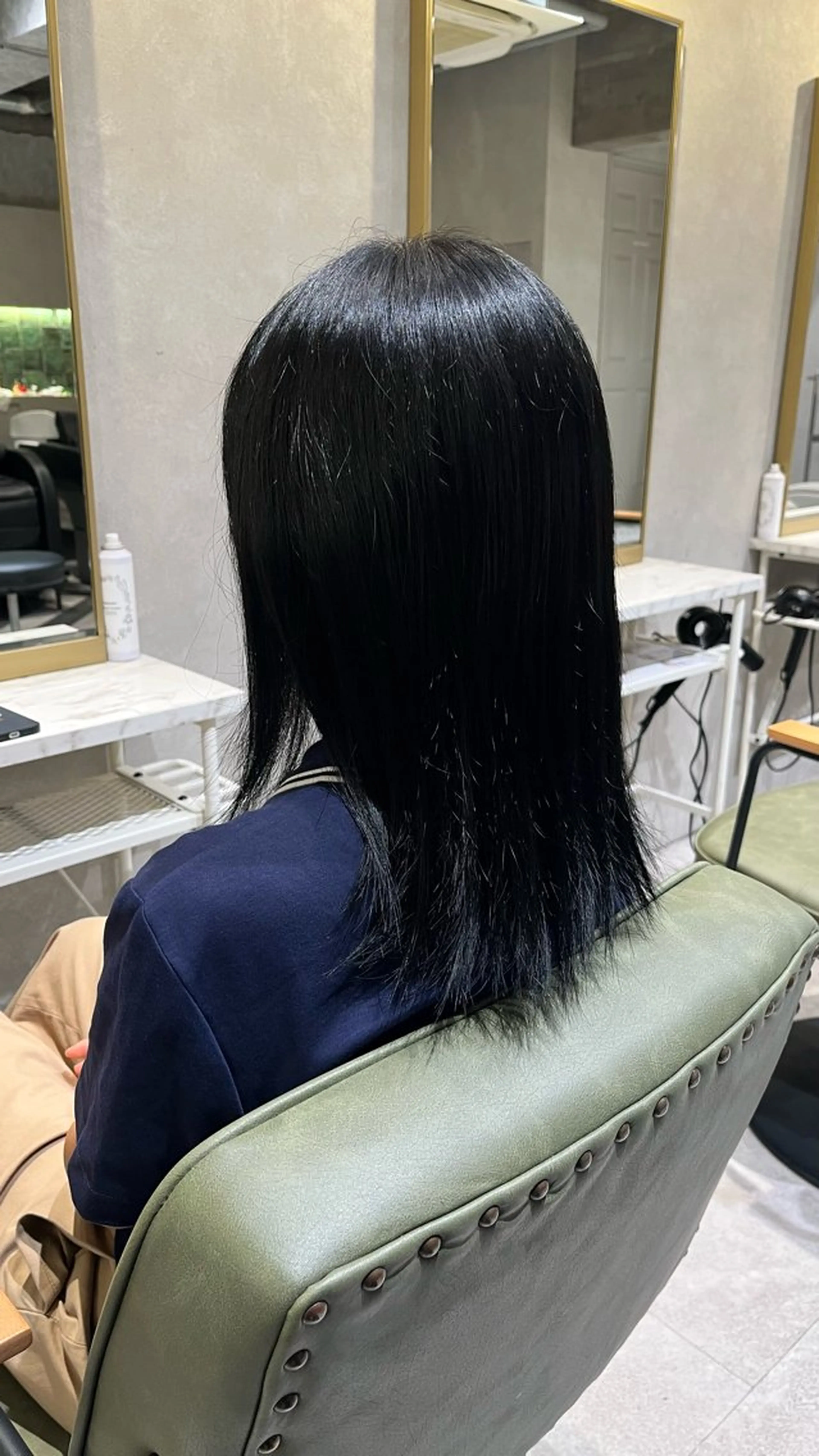 ミディアム カラー 新宿/アシスタント AiNAのヘアスタイル