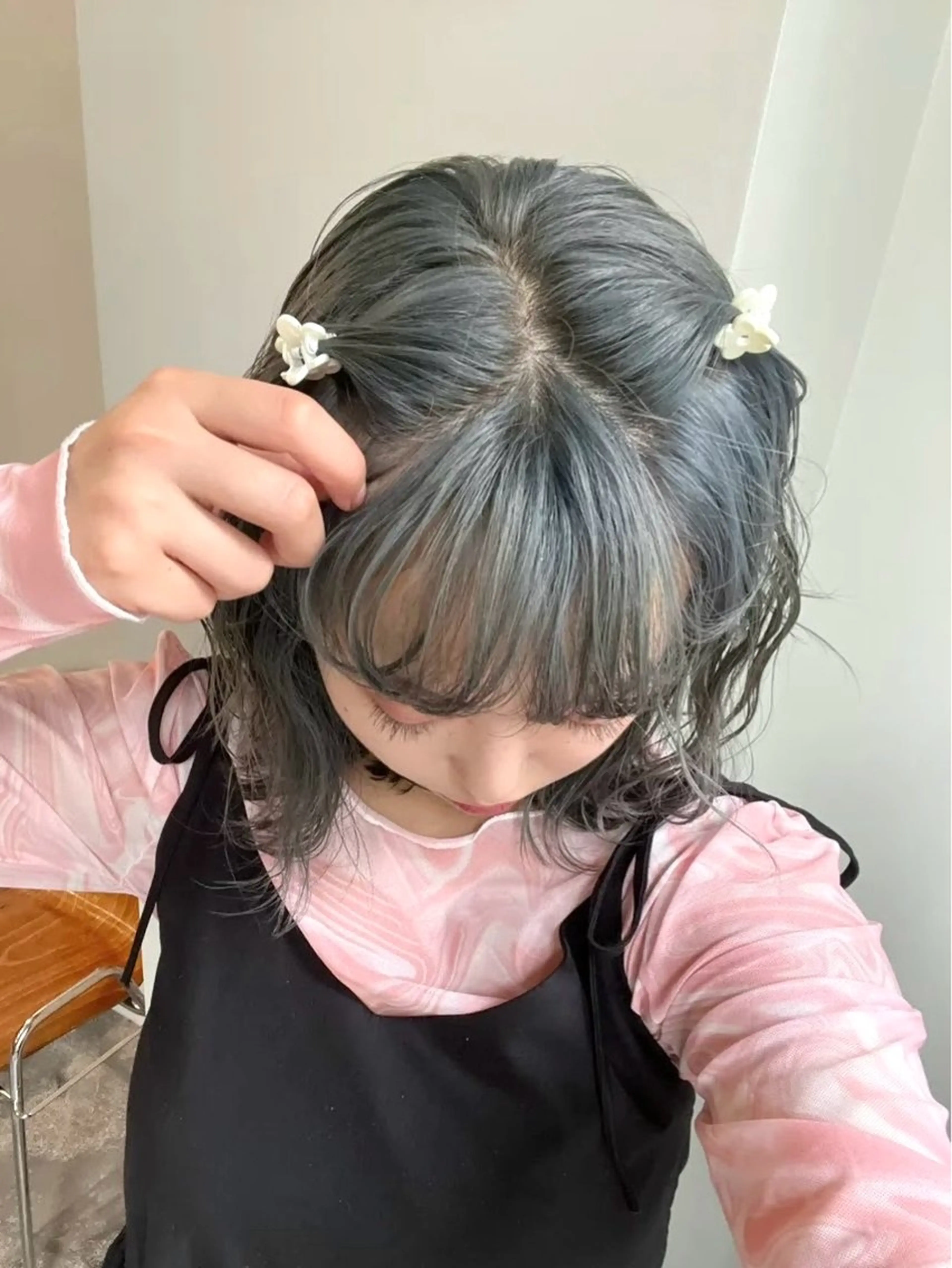 ミディアム カラー ブルーカラー ハイトーンカラー コノカ暖色カラー/ 透明感カラーのヘアスタイル
