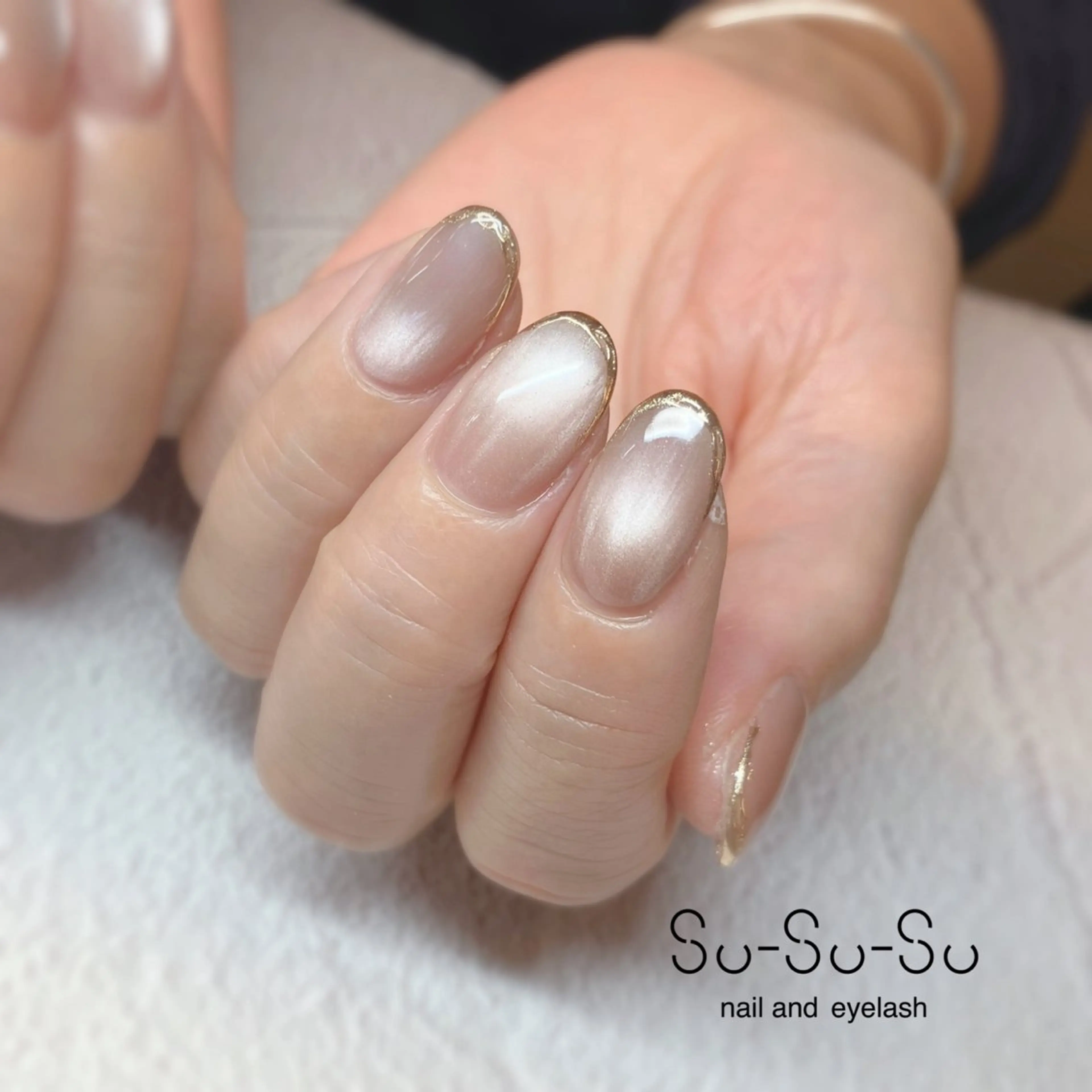 ミディアム ハンドネイル sususu. shiomiのネイルデザイン